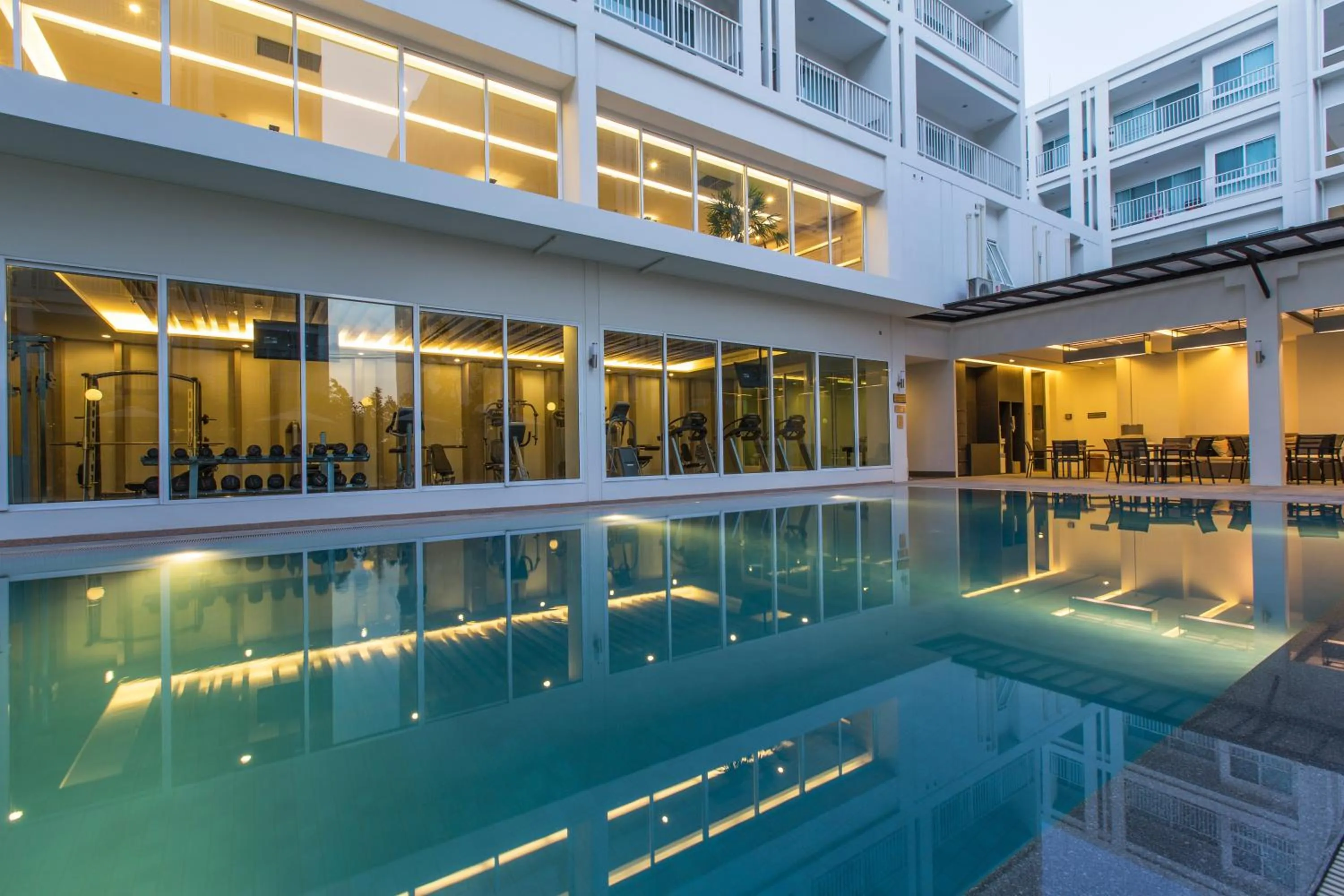 Swimming pool in Kantary 304 Hotel Prachinburi