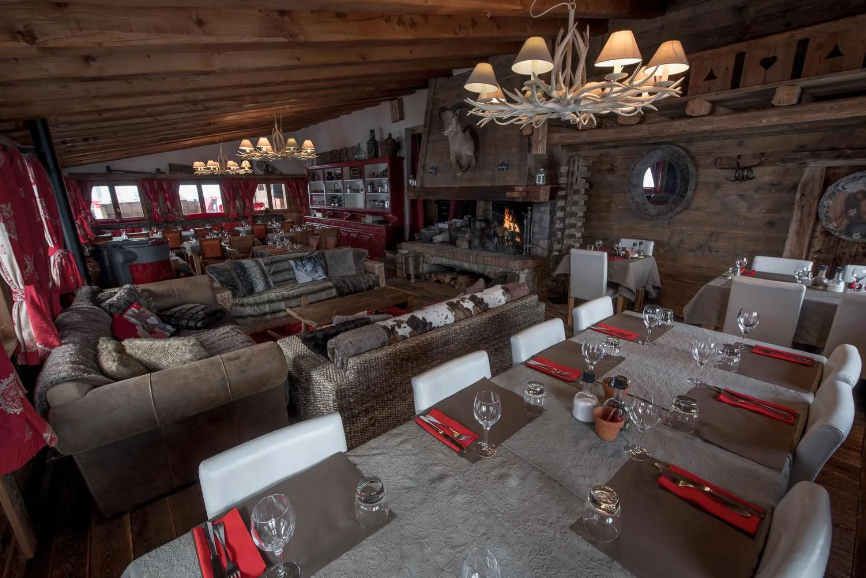 Restaurant/places to eat in Chalet Du Friolin