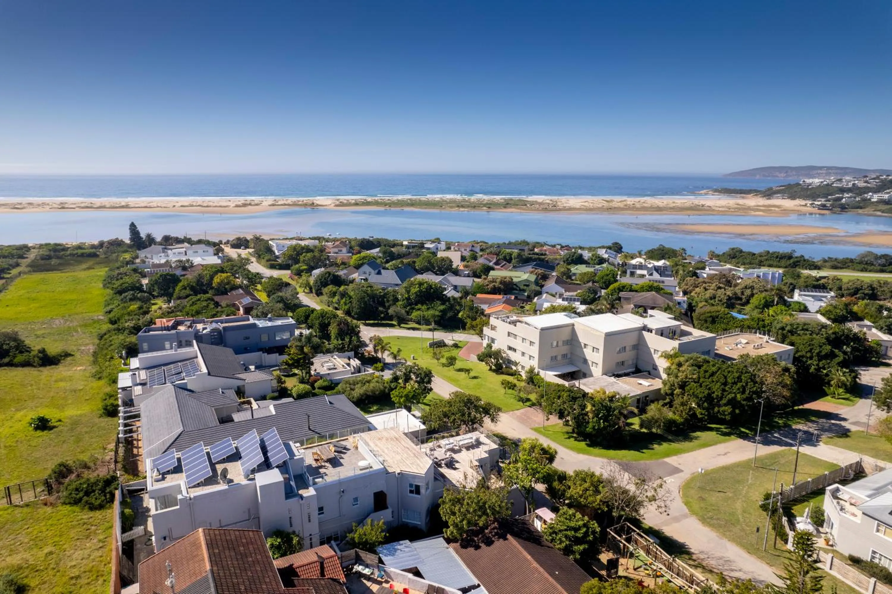 Property building in Thanda Vista