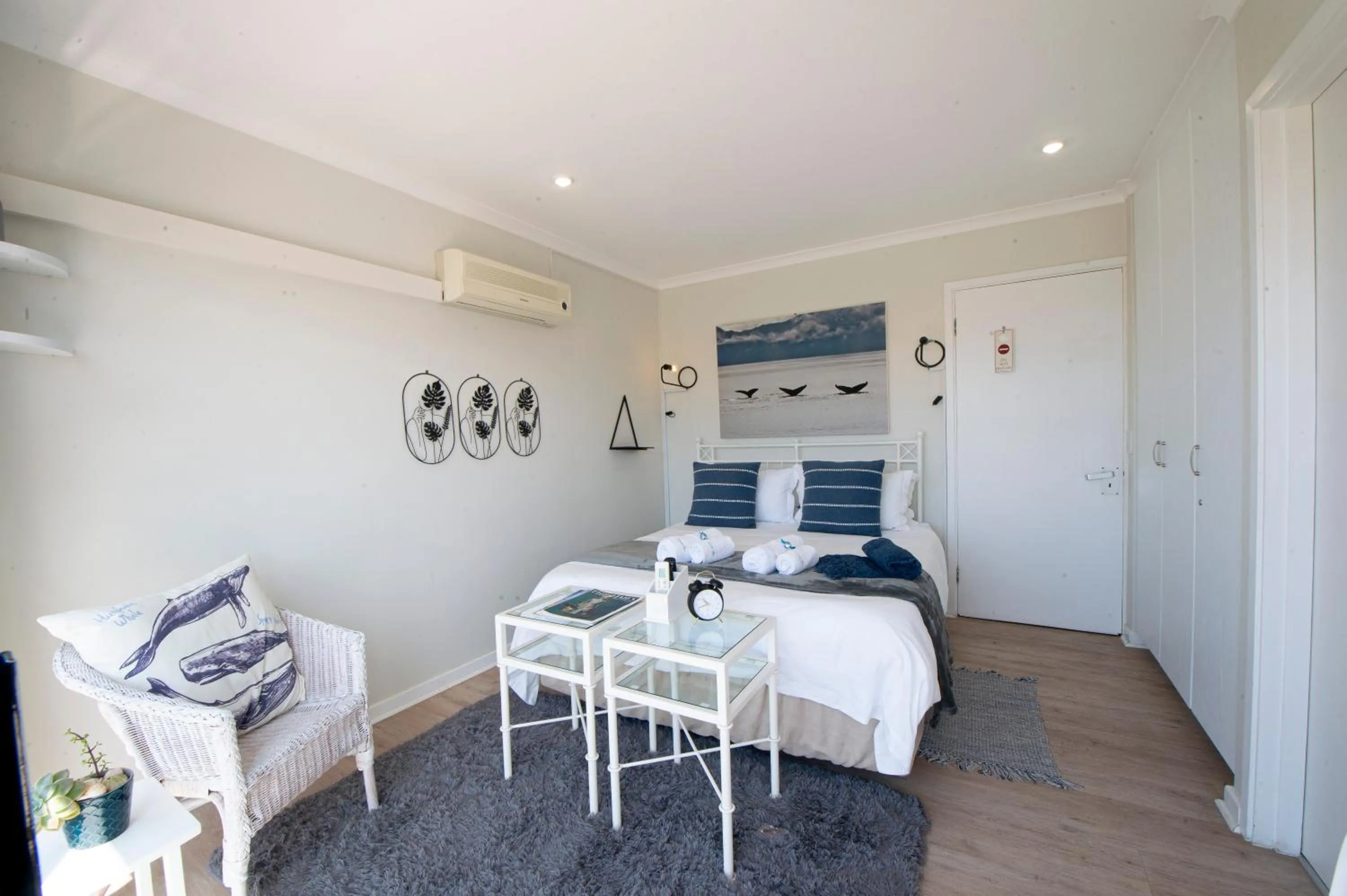 Photo of the whole room in Thanda Vista