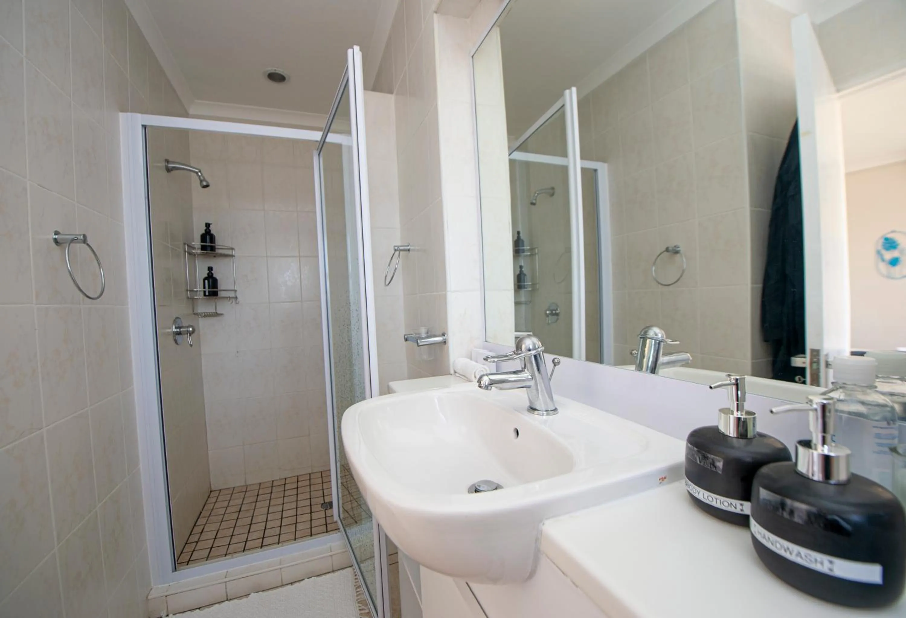 Shower in Thanda Vista