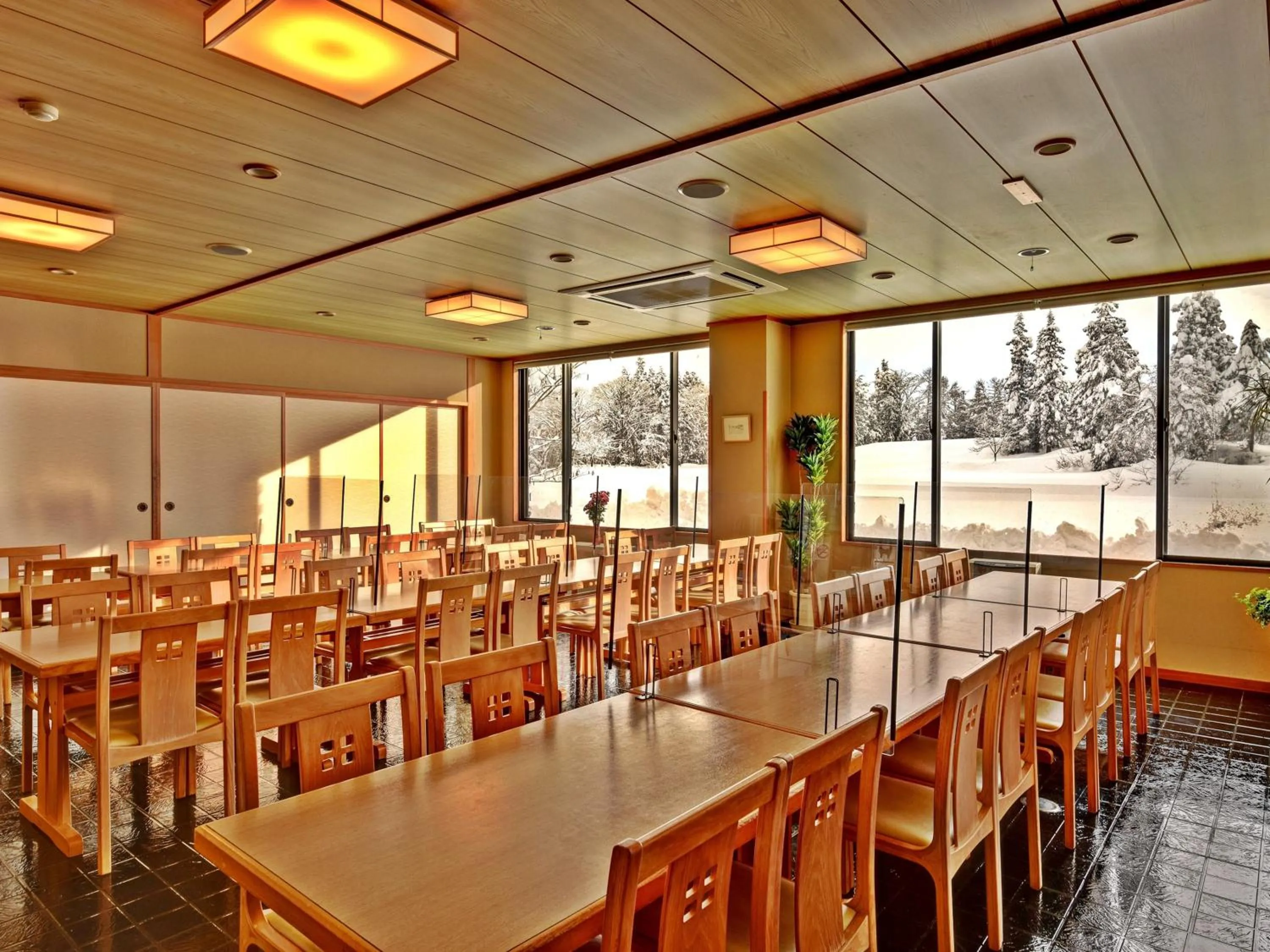 Restaurant/places to eat in Kanoe