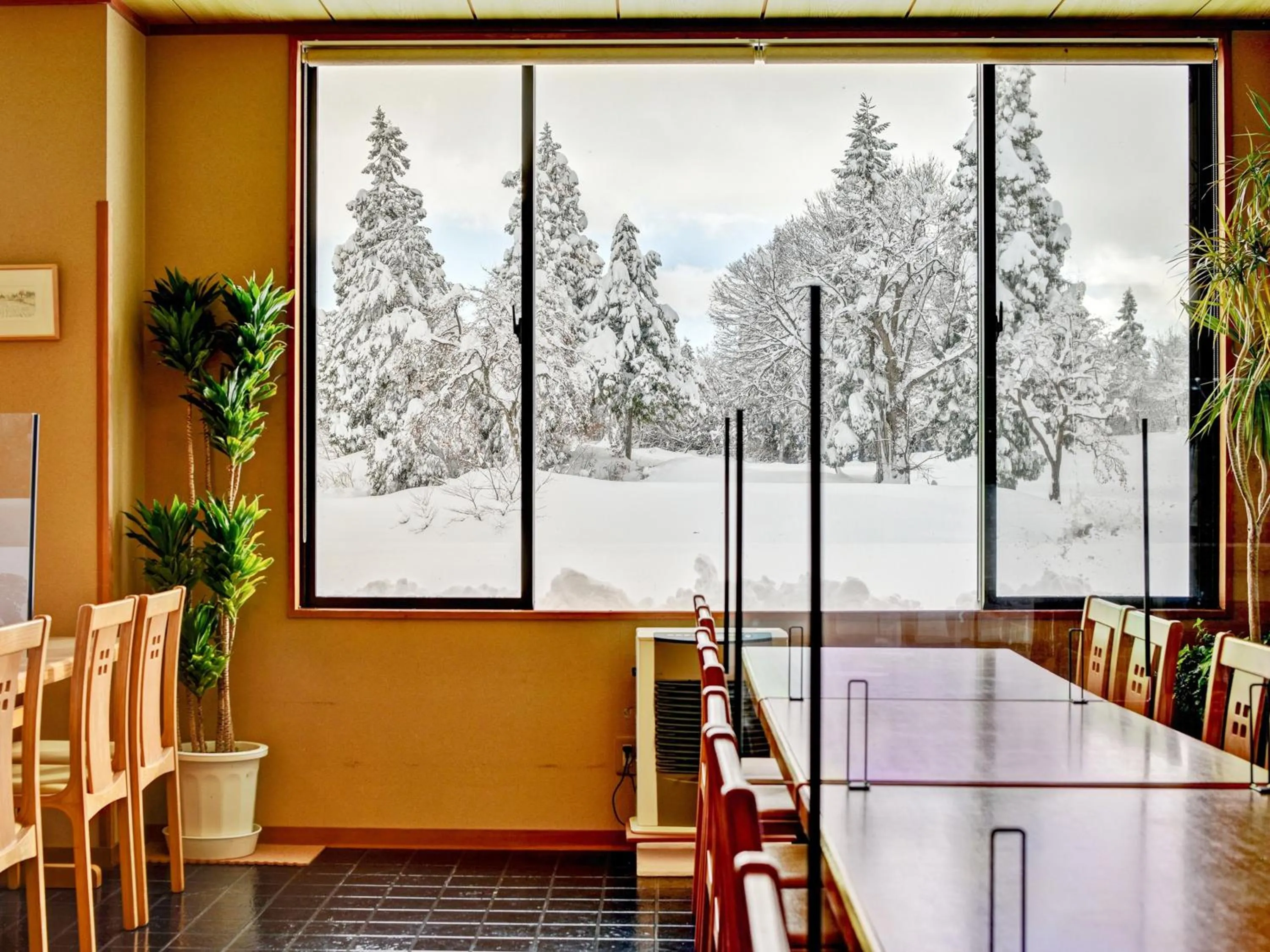 Restaurant/places to eat in Kanoe