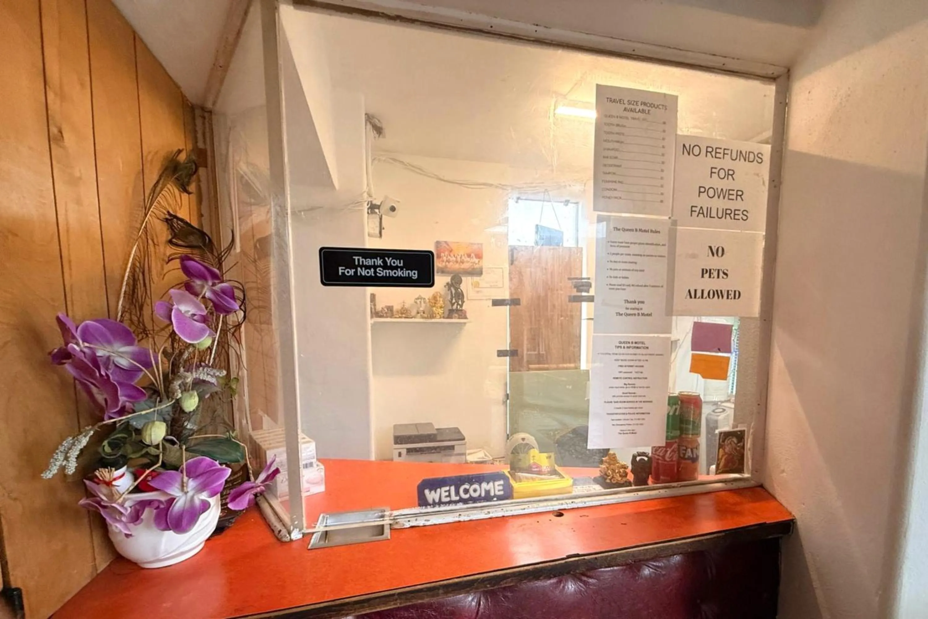 Lobby or reception in The Queen B Motel, Detroit-Warren