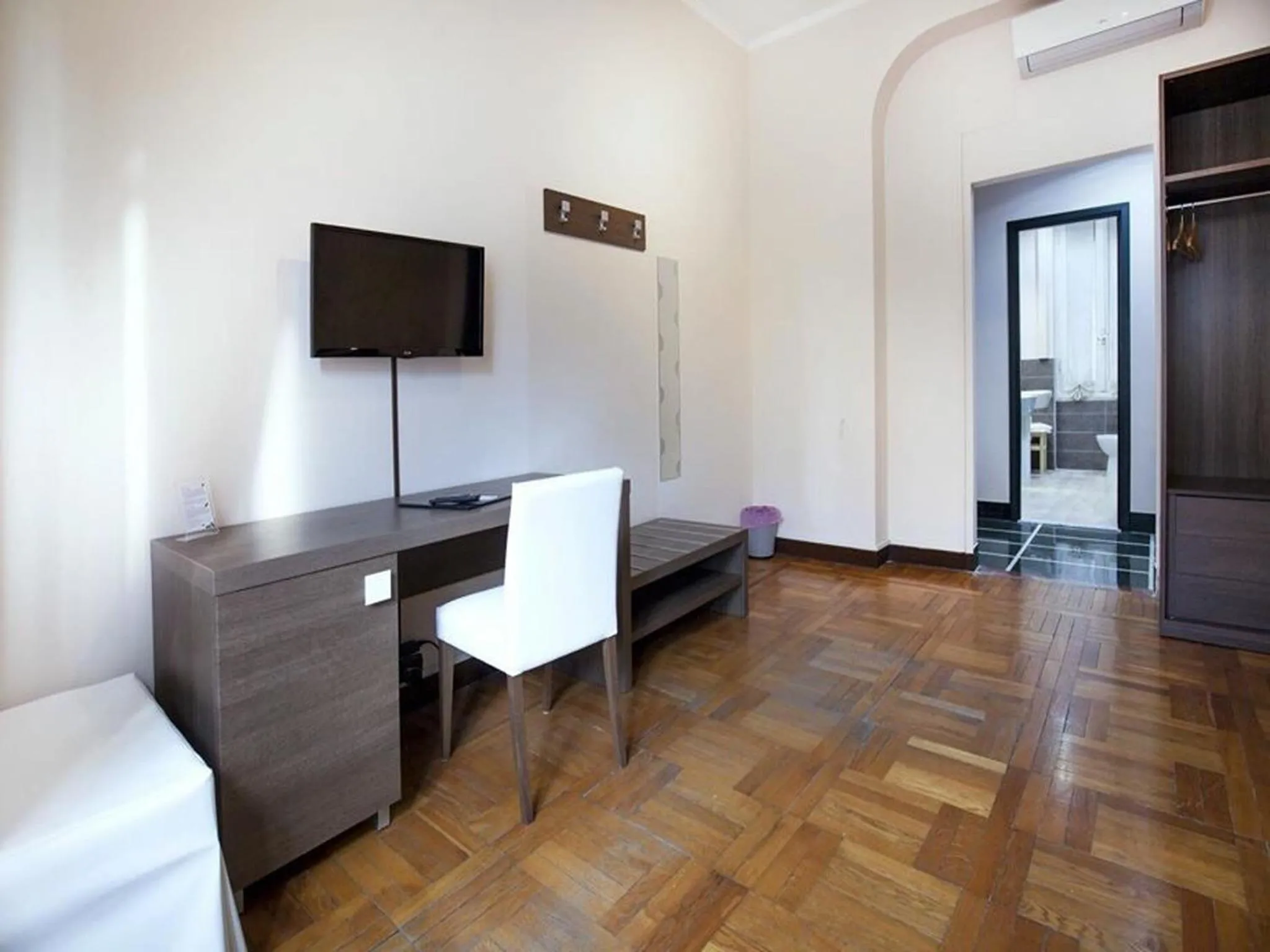 Bathroom in VITTORIA ROOMS GuestHouse - the Original since 2015