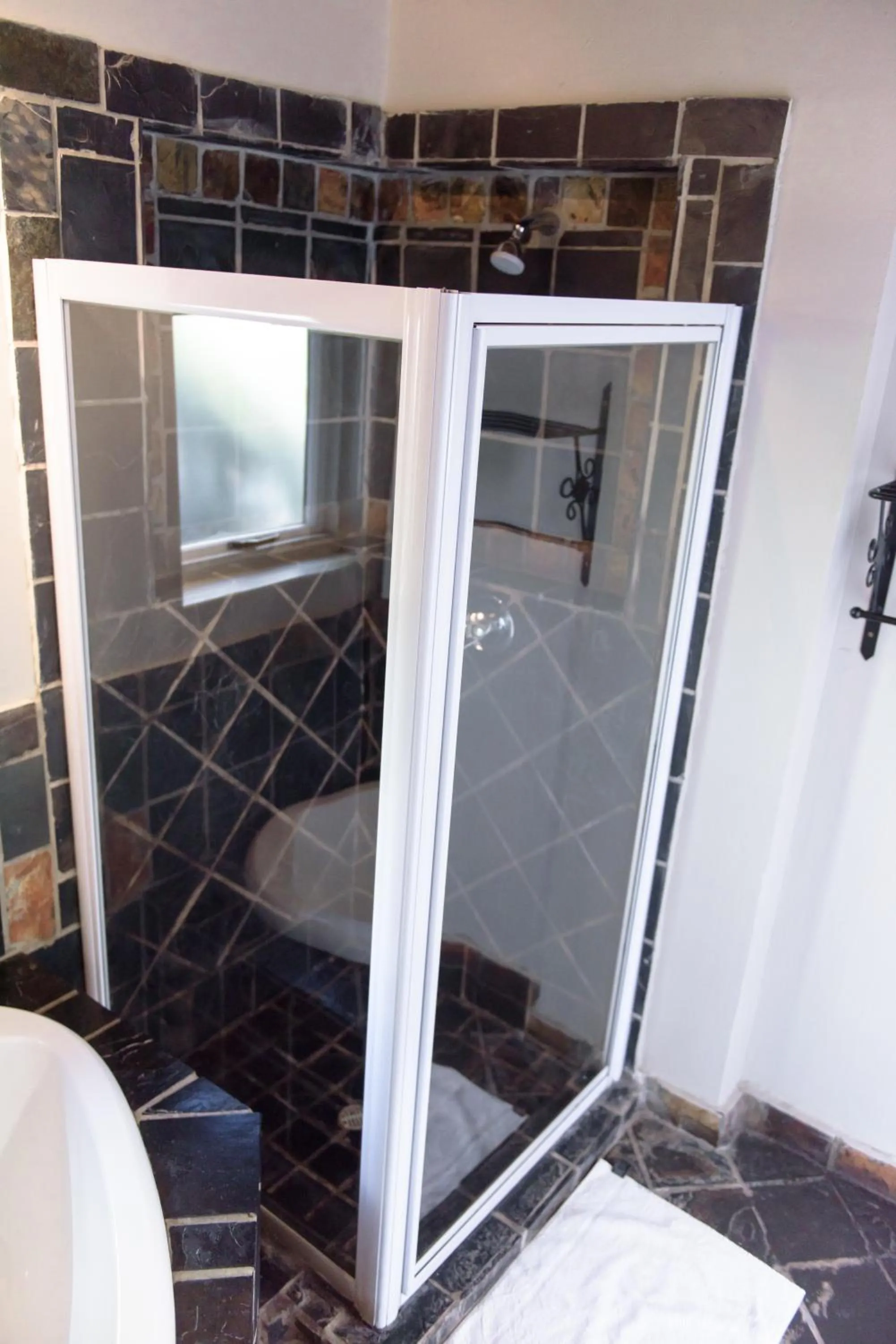 Shower in Whalesong Hotel & Spa