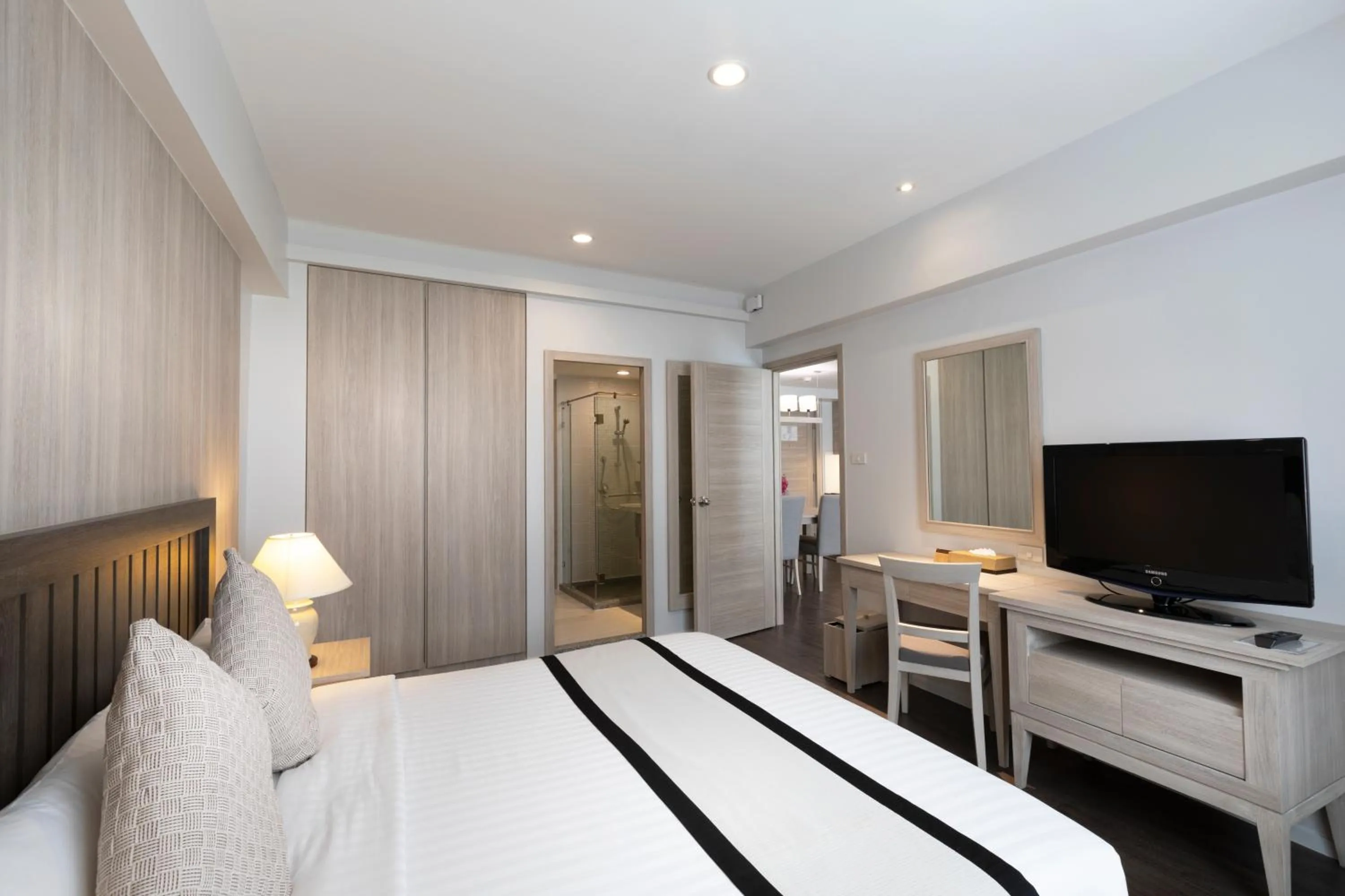 Bedroom, Bed in Classic Kameo Hotel and Serviced Apartments, Sriracha