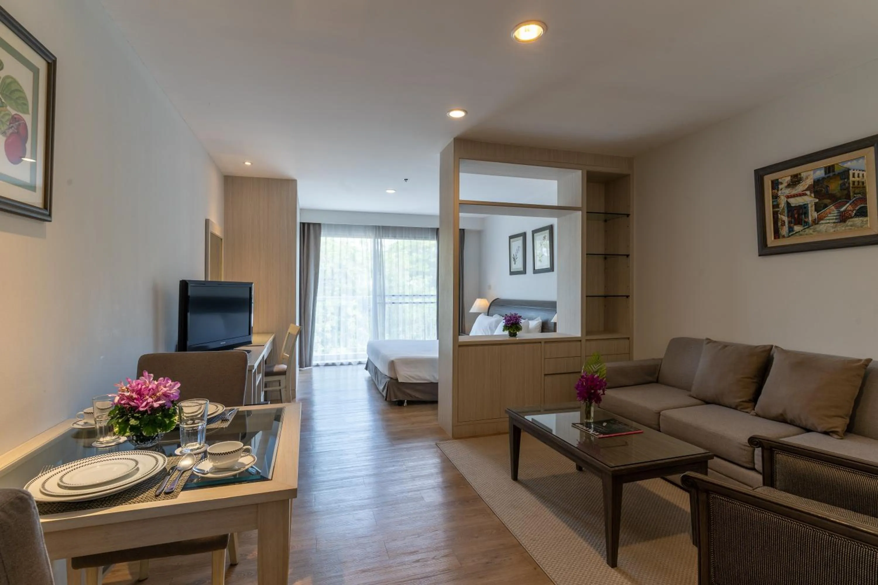 Bed in Classic Kameo Hotel and Serviced Apartments, Sriracha