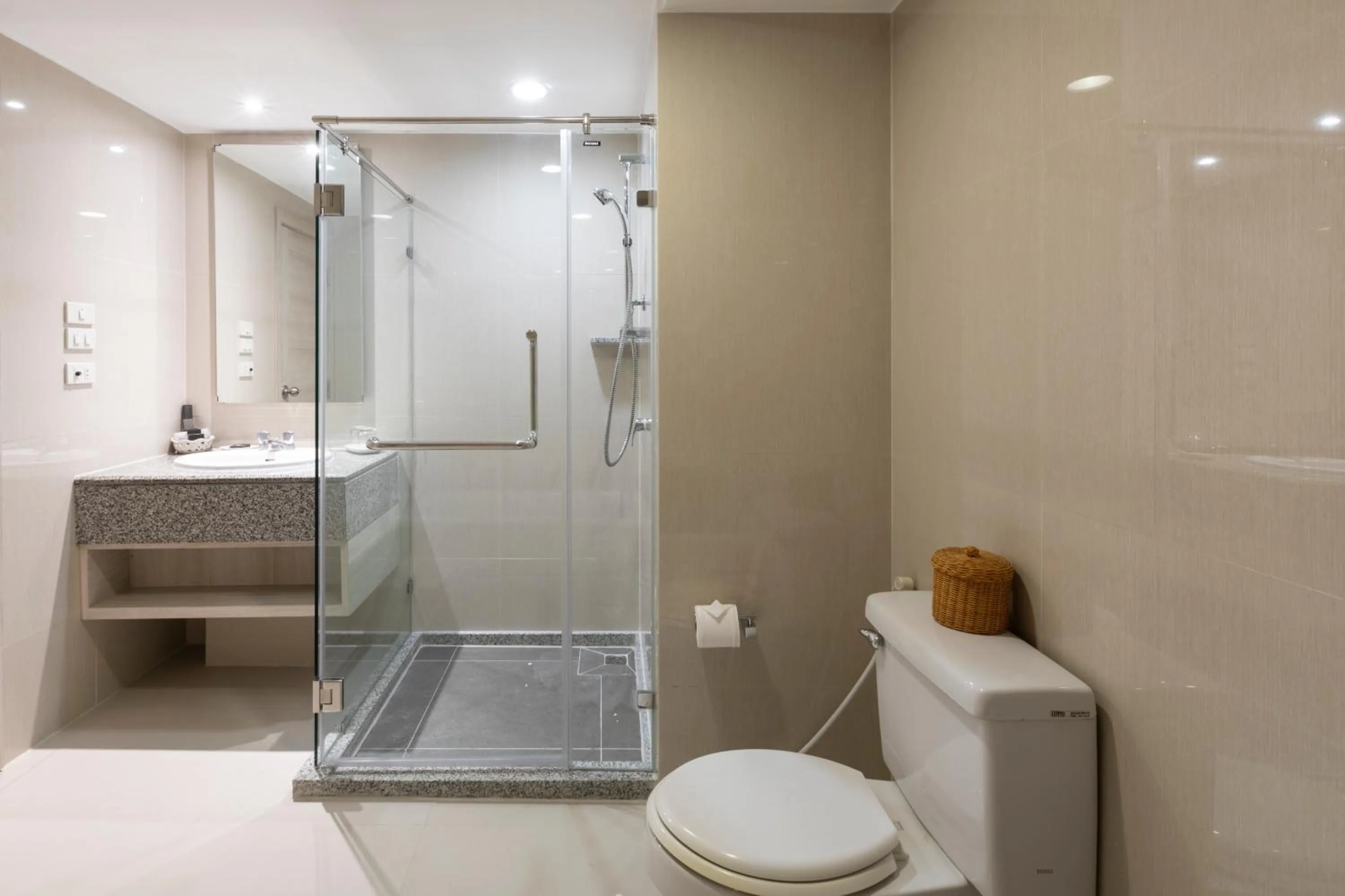 Bathroom in Classic Kameo Hotel and Serviced Apartments, Sriracha