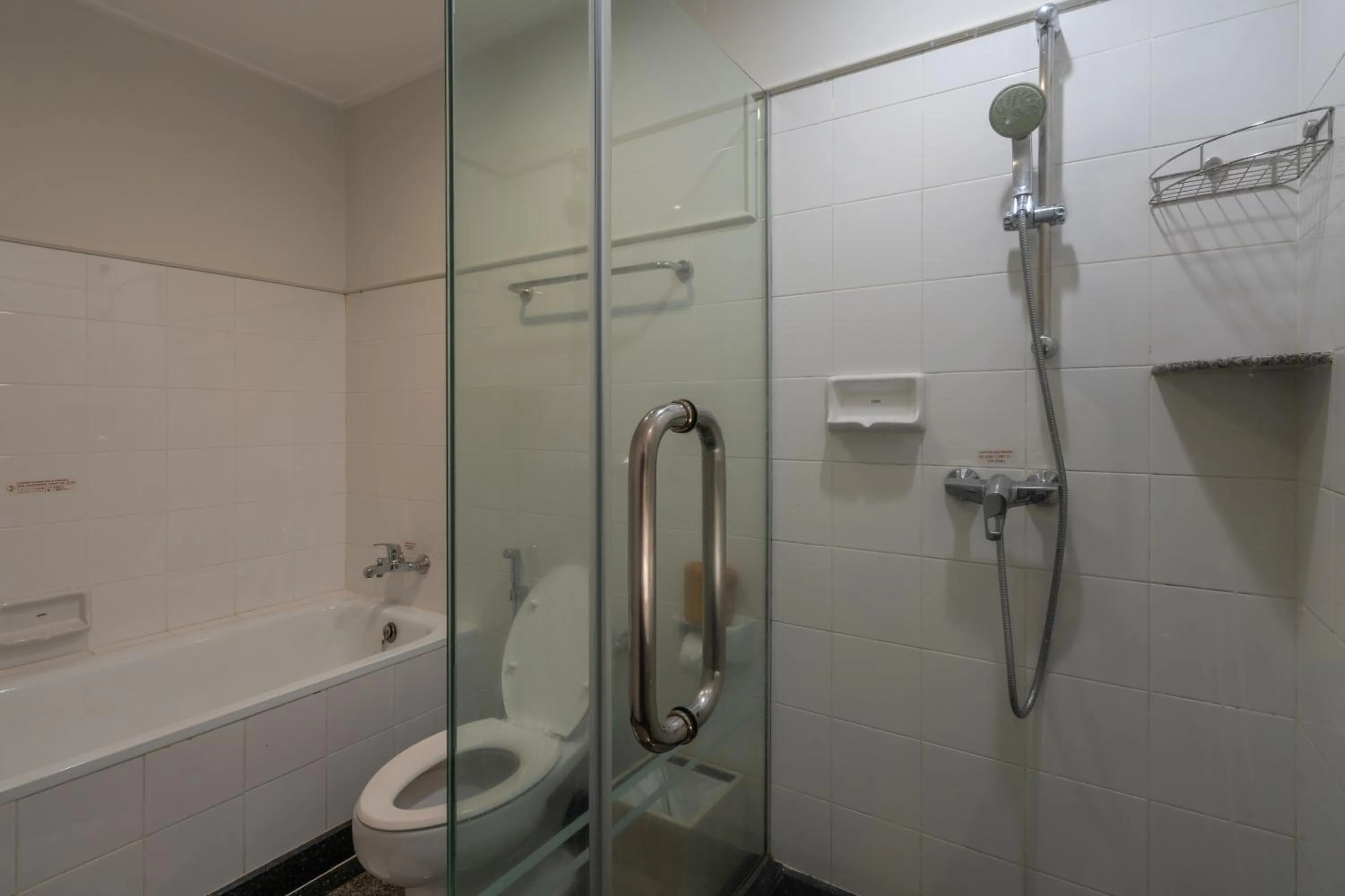 Shower in Classic Kameo Hotel and Serviced Apartments, Sriracha