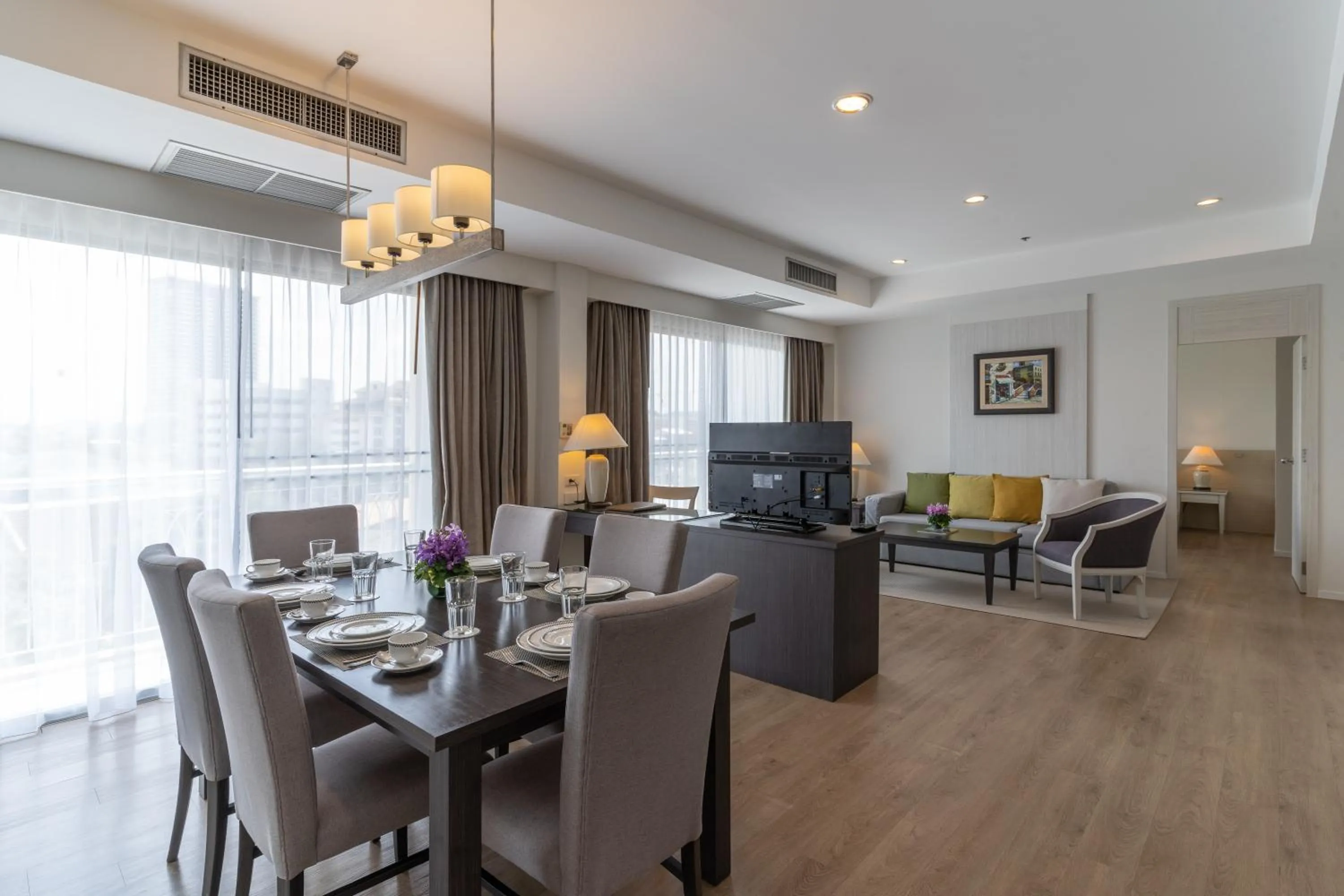 Living room in Classic Kameo Hotel and Serviced Apartments, Sriracha