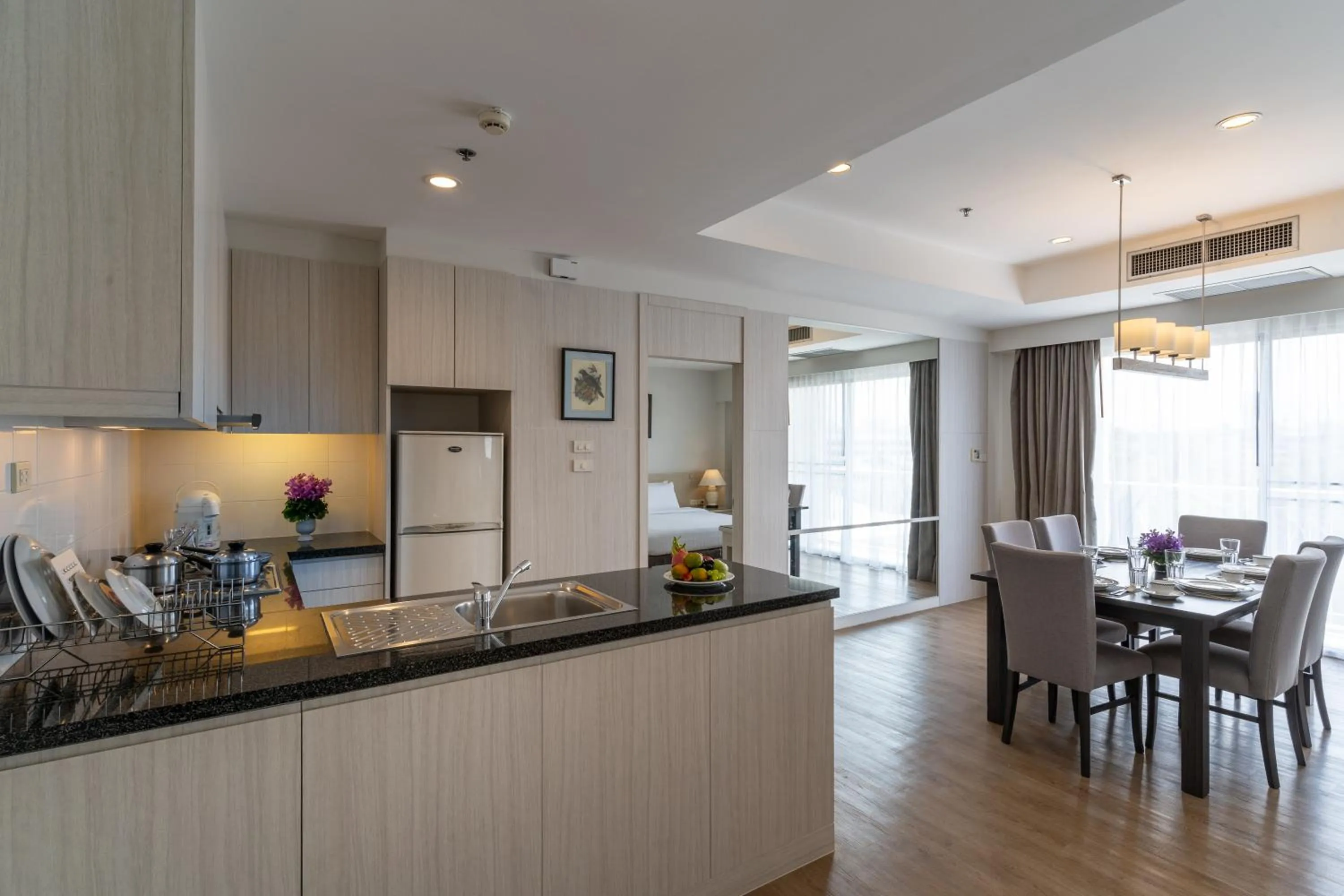 Kitchen or kitchenette in Classic Kameo Hotel and Serviced Apartments, Sriracha