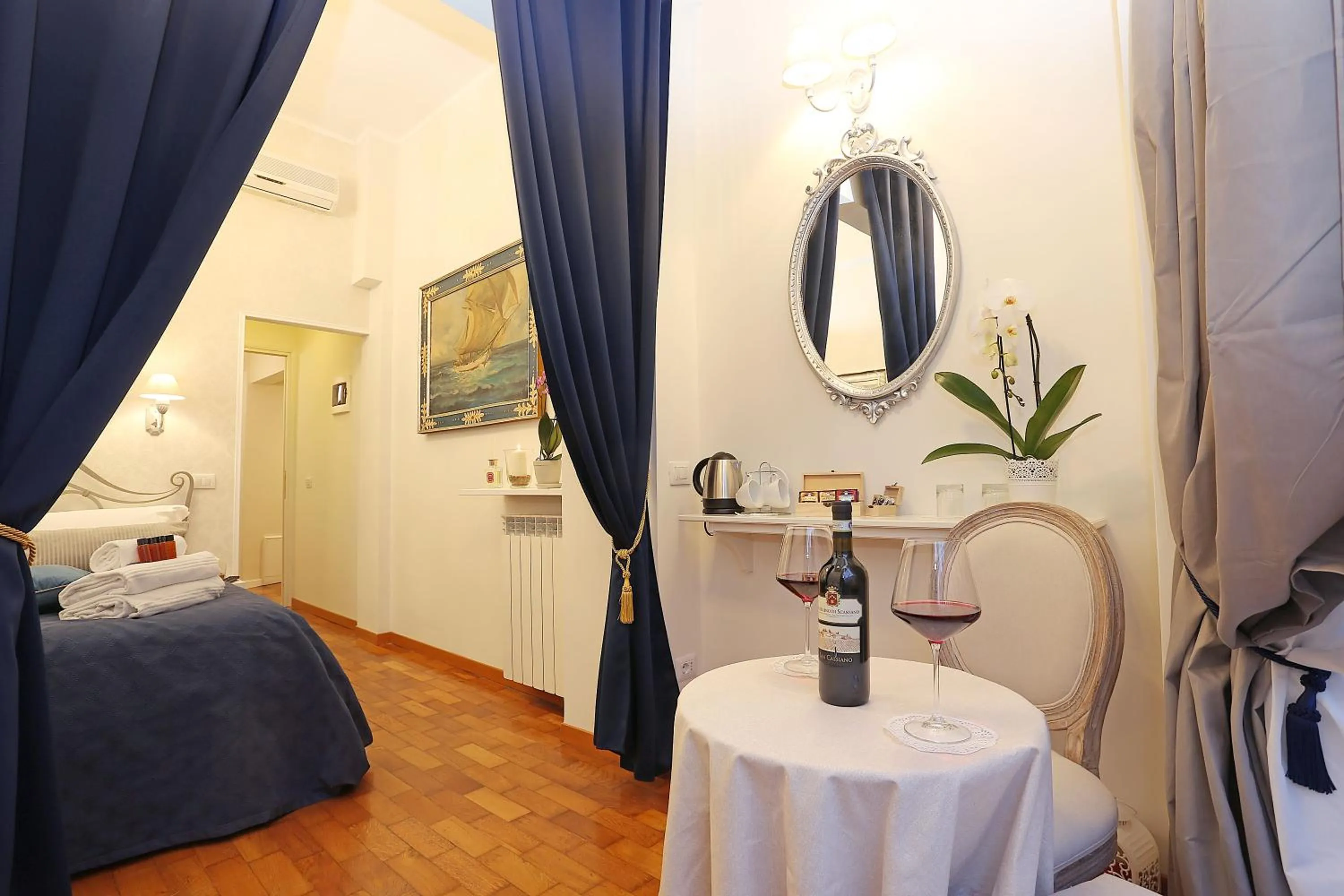 Bed in Grand Tour Rome Suites - Liberty Collection