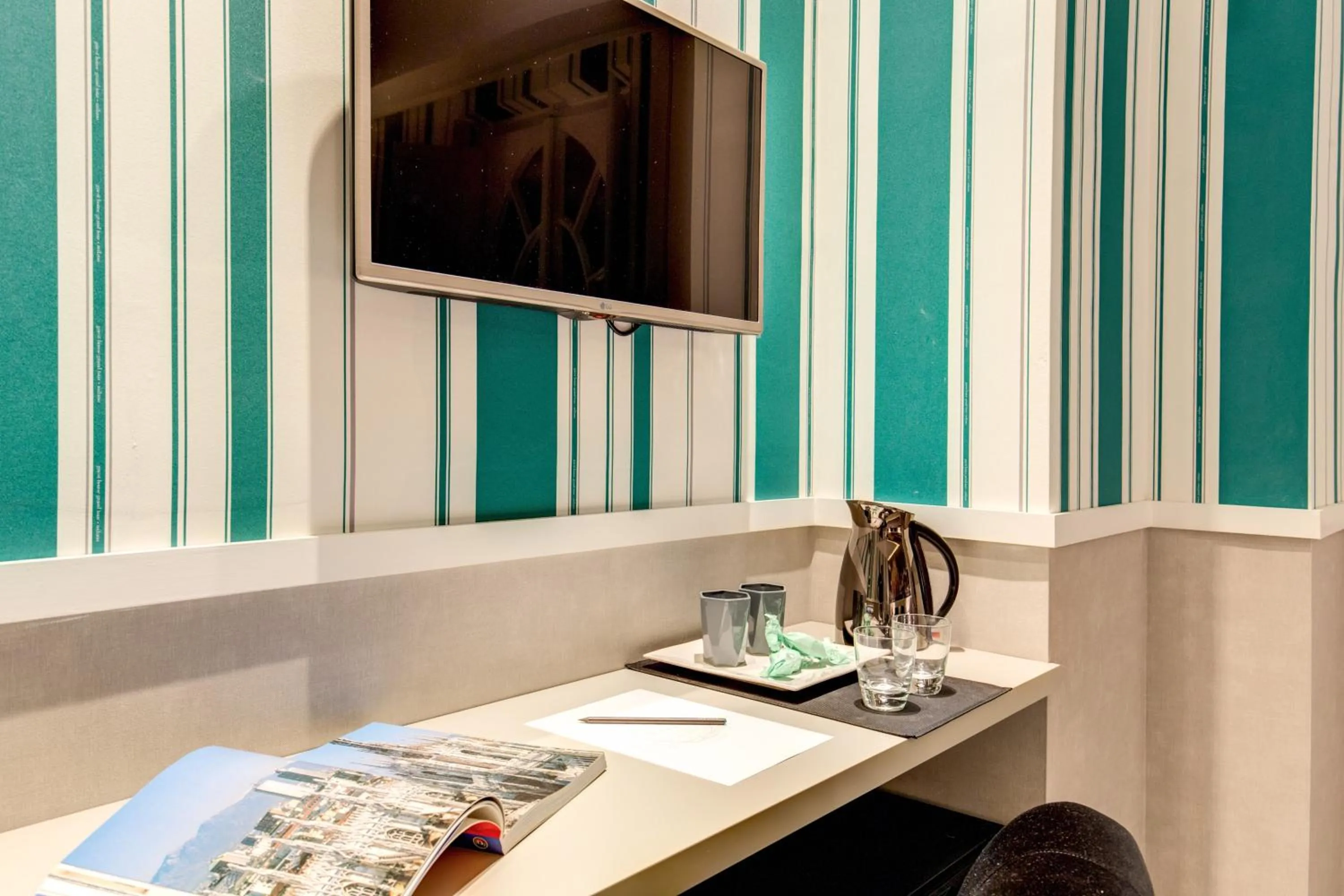 Coffee/tea facilities in Grand Tour Rome Suites - Liberty Collection