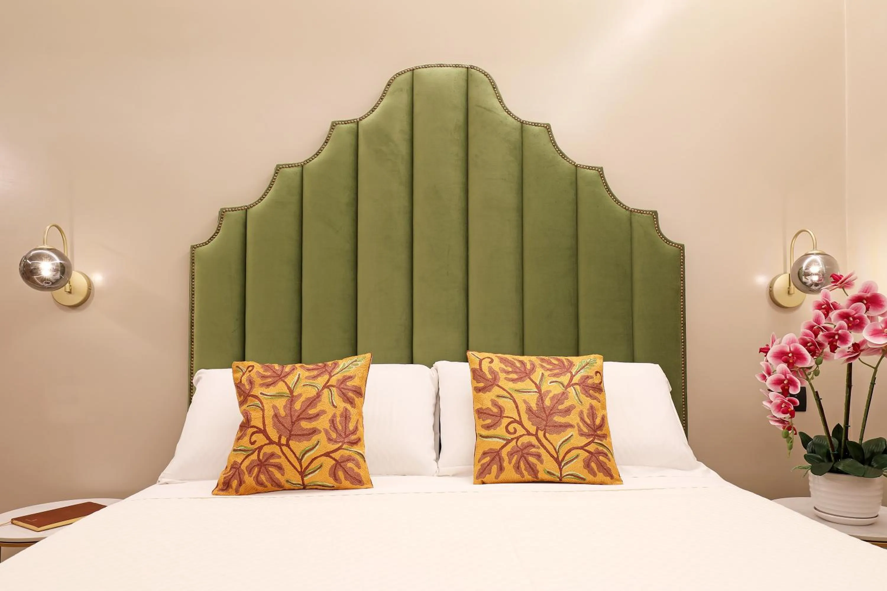 Bed in Grand Tour Rome Suites - Liberty Collection