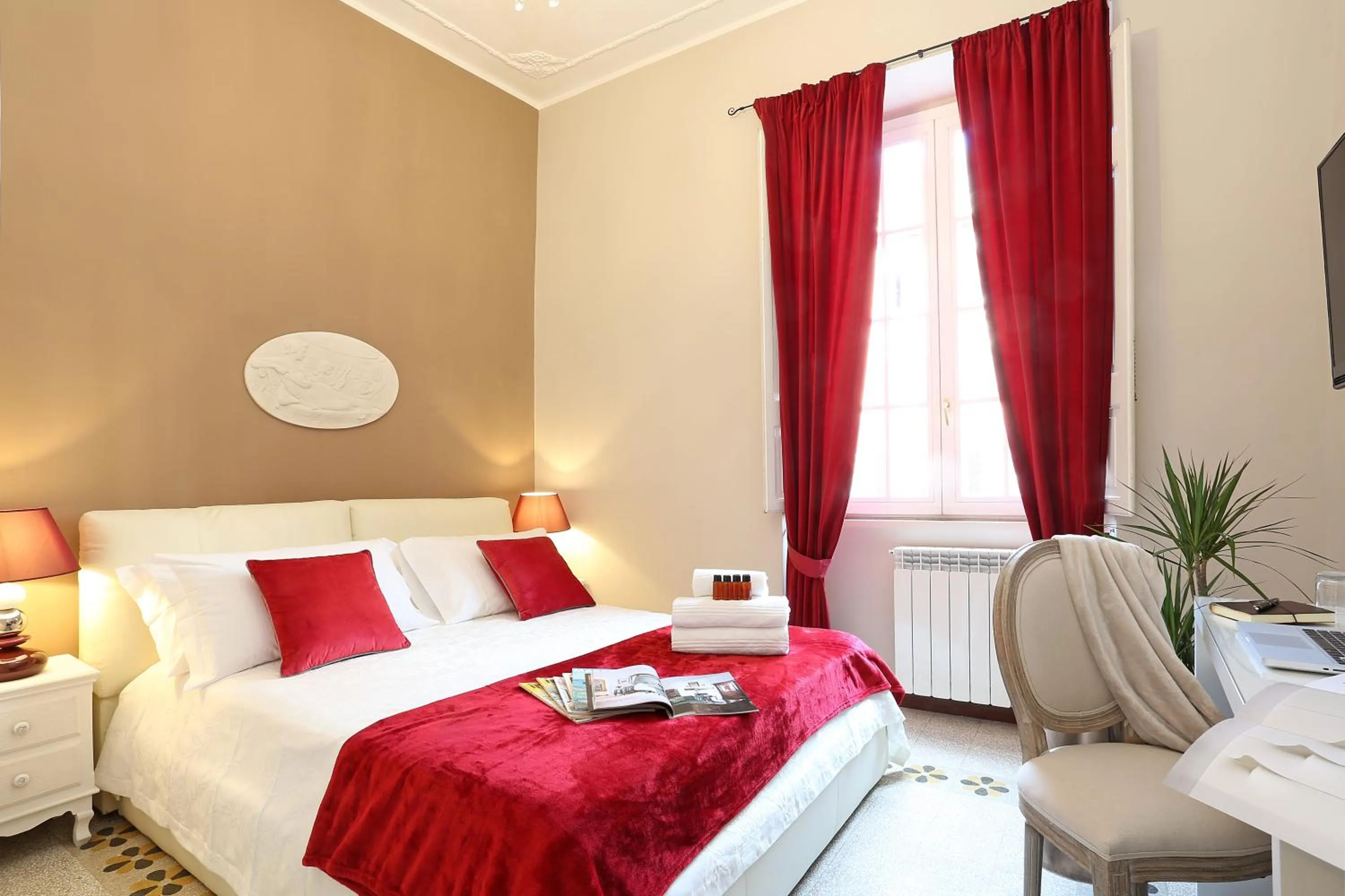 Bedroom, Bed in Grand Tour Rome Suites - Liberty Collection