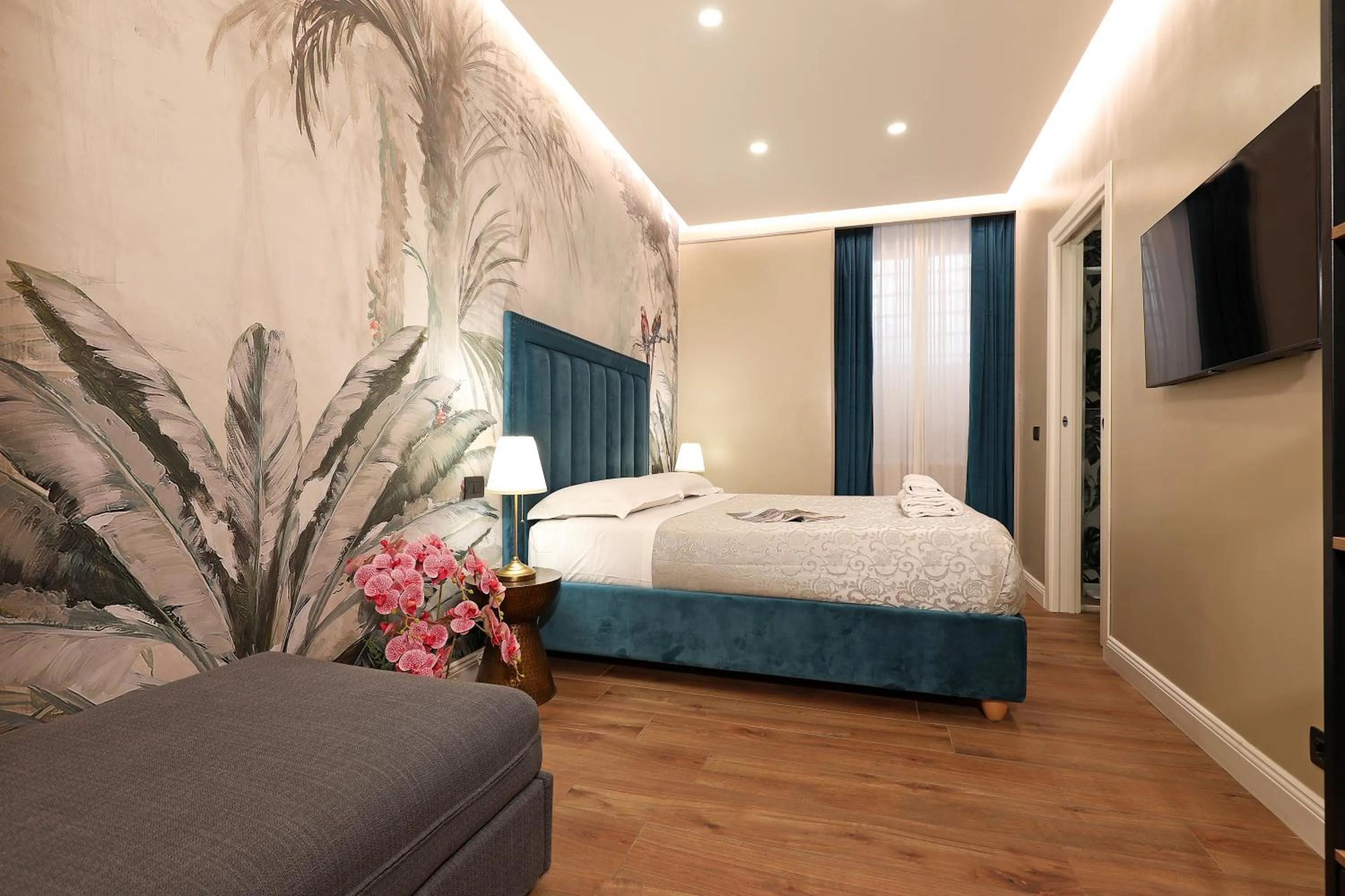 Property building, Bed in Grand Tour Rome Suites - Liberty Collection