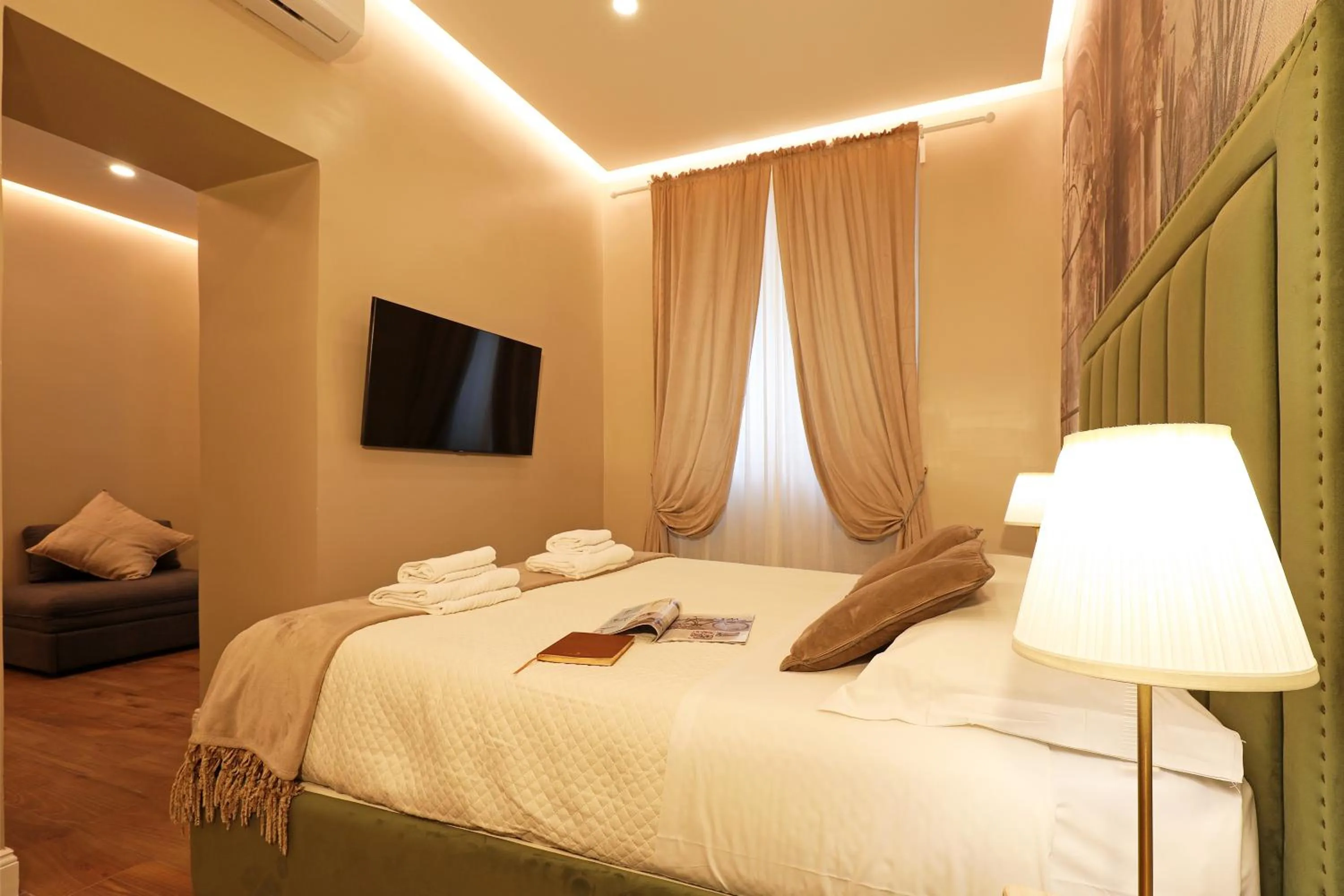 Bed in Grand Tour Rome Suites - Liberty Collection