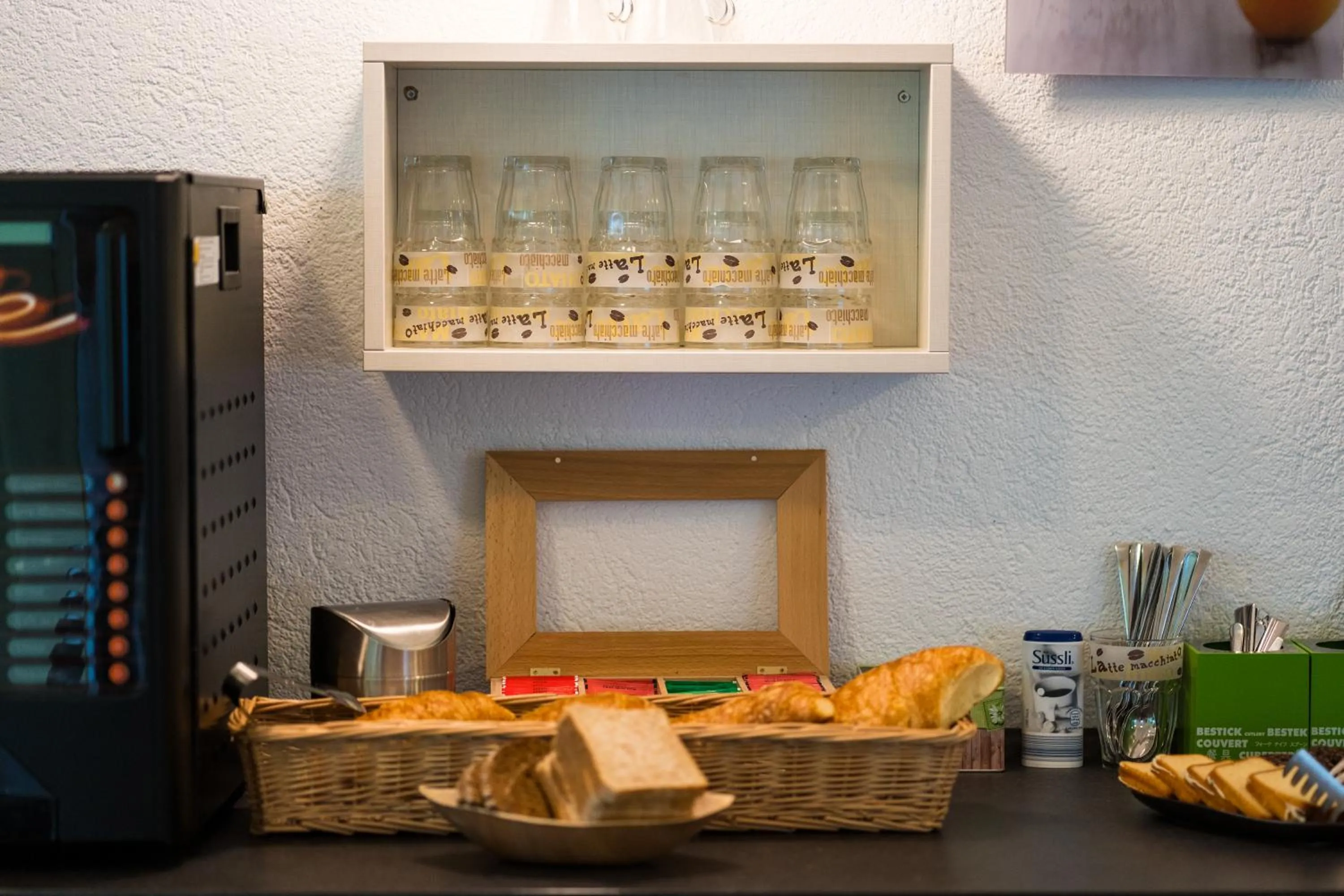 Buffet breakfast in B&B Outlet Hotel - Metzingen - Bad Urach - Free Parking