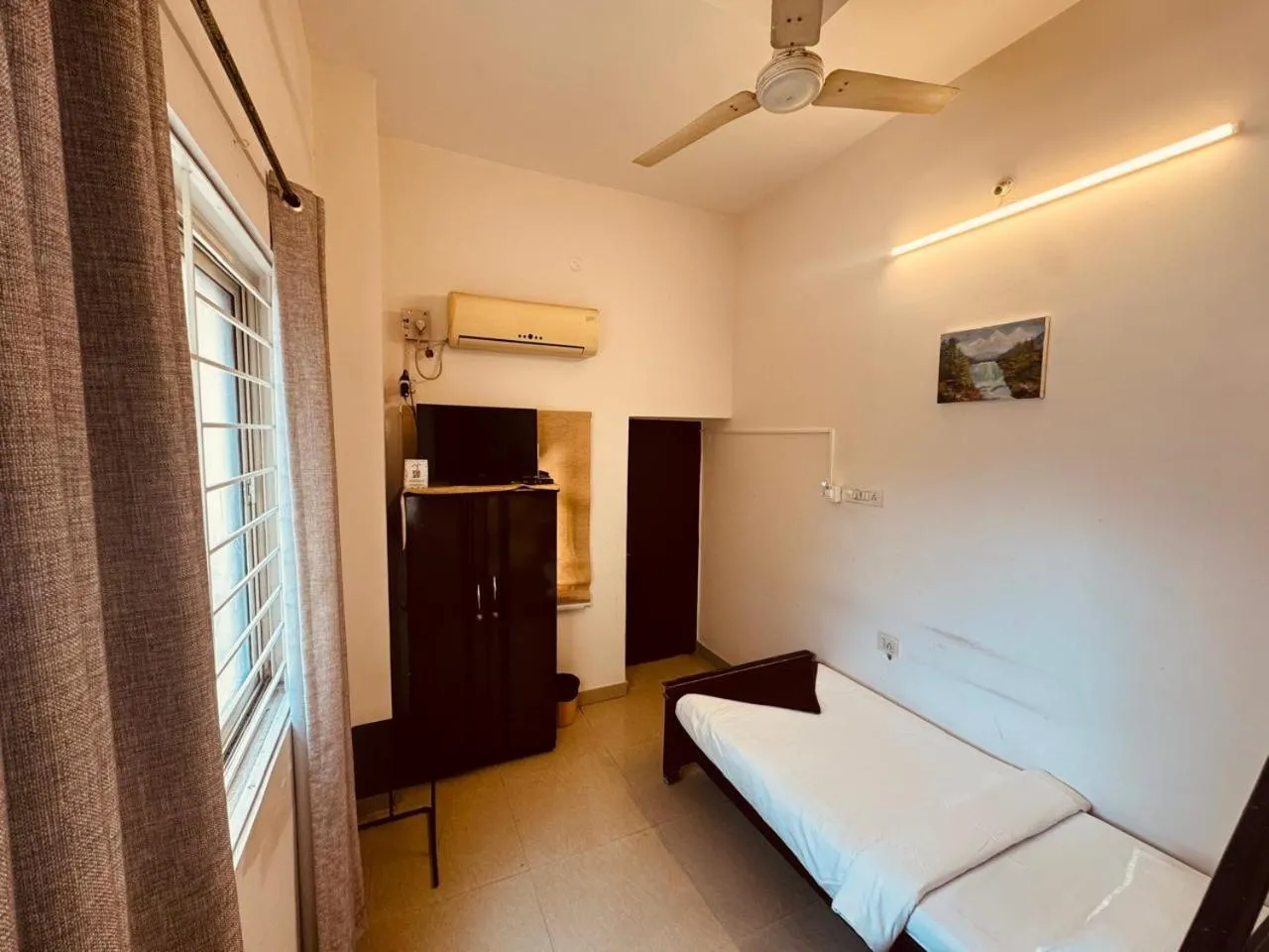 Bed in Cosy Banjara Guest House