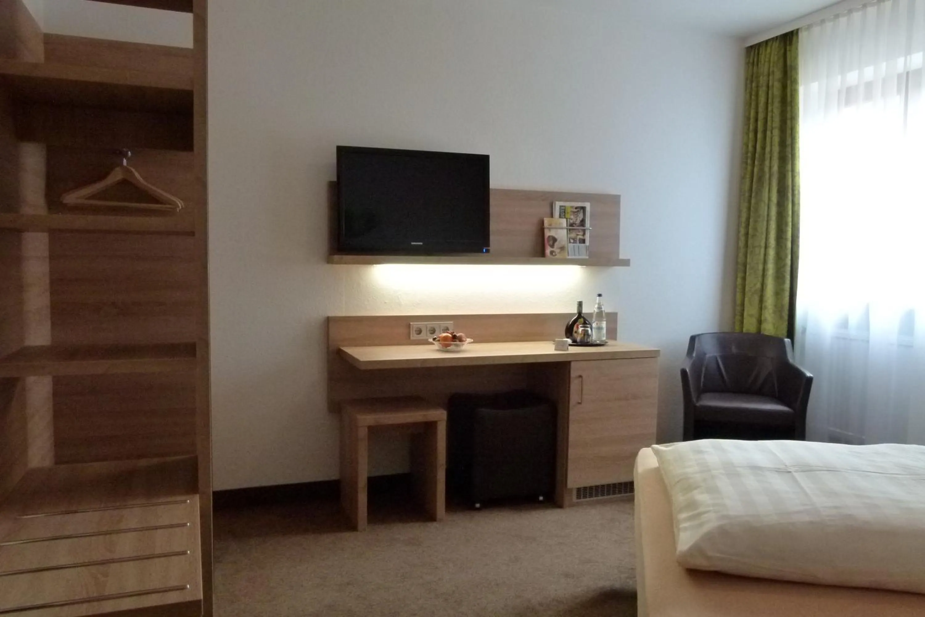 Photo of the whole room, Bed in Hotel-Gasthof zur Sonne