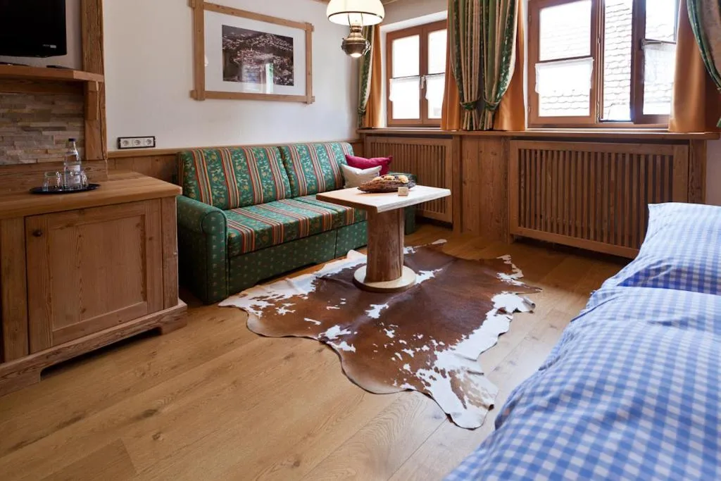 Seating area, Bed in Hotel-Gasthof zur Sonne