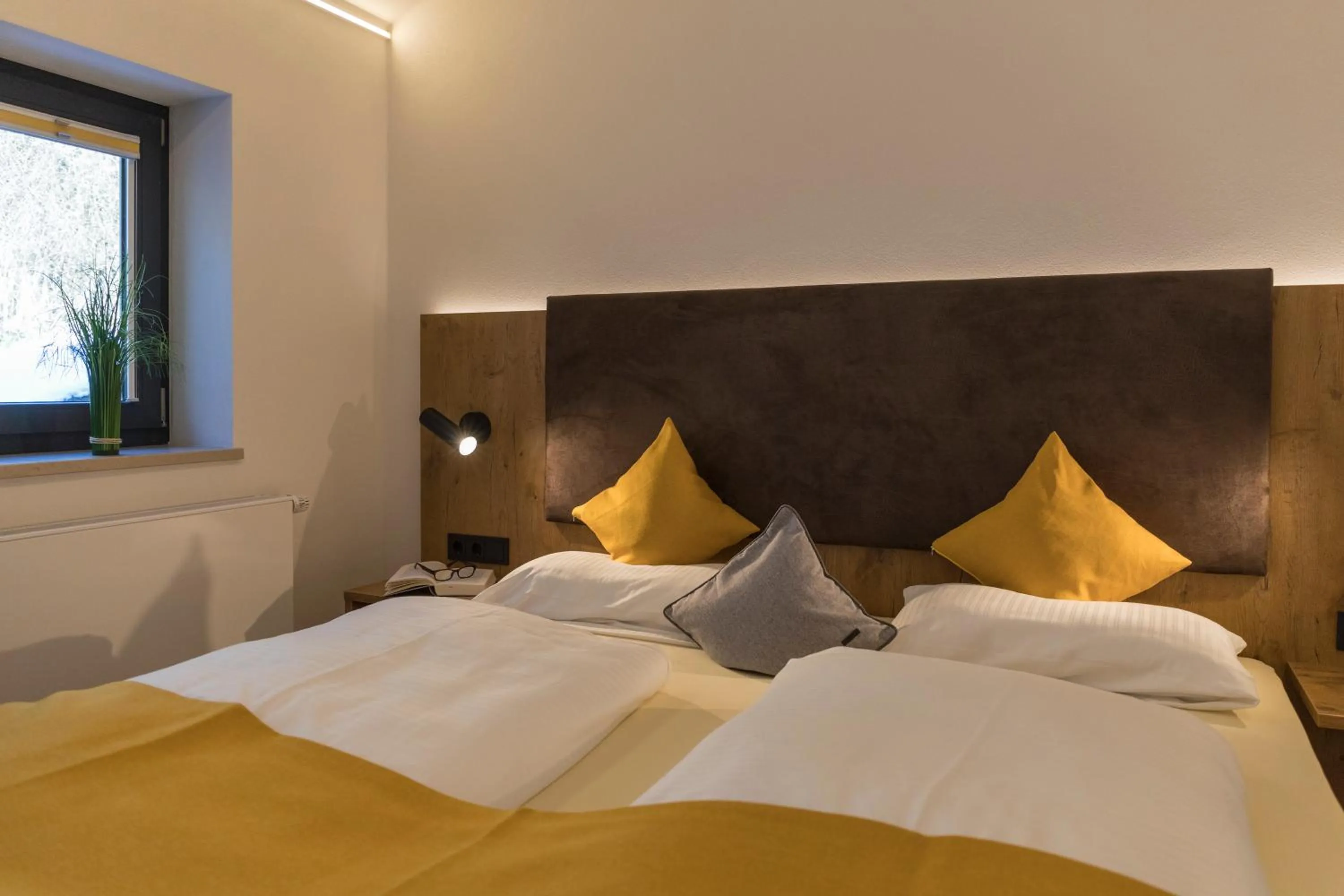 Bed in Hotel-Gasthof zur Sonne