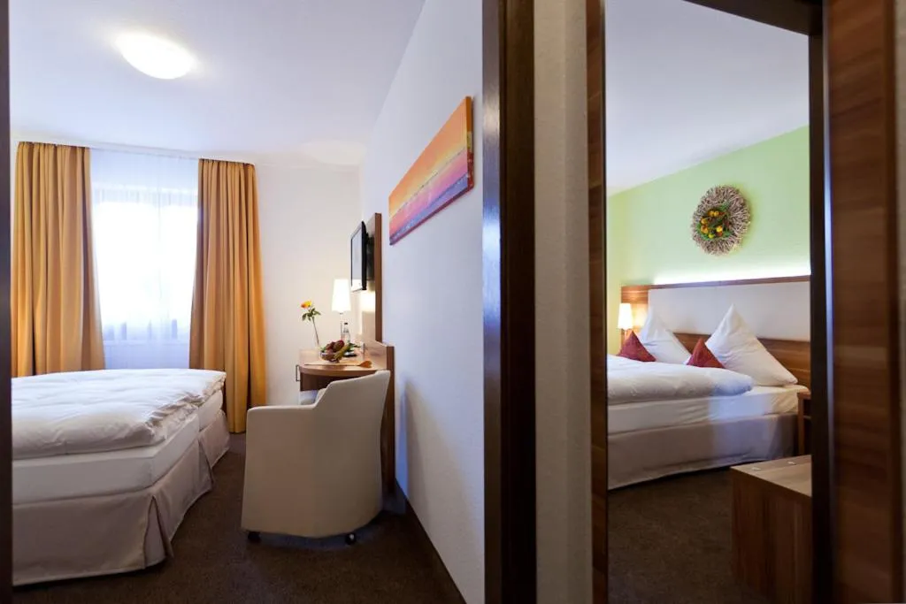 Photo of the whole room, Bed in Hotel-Gasthof zur Sonne