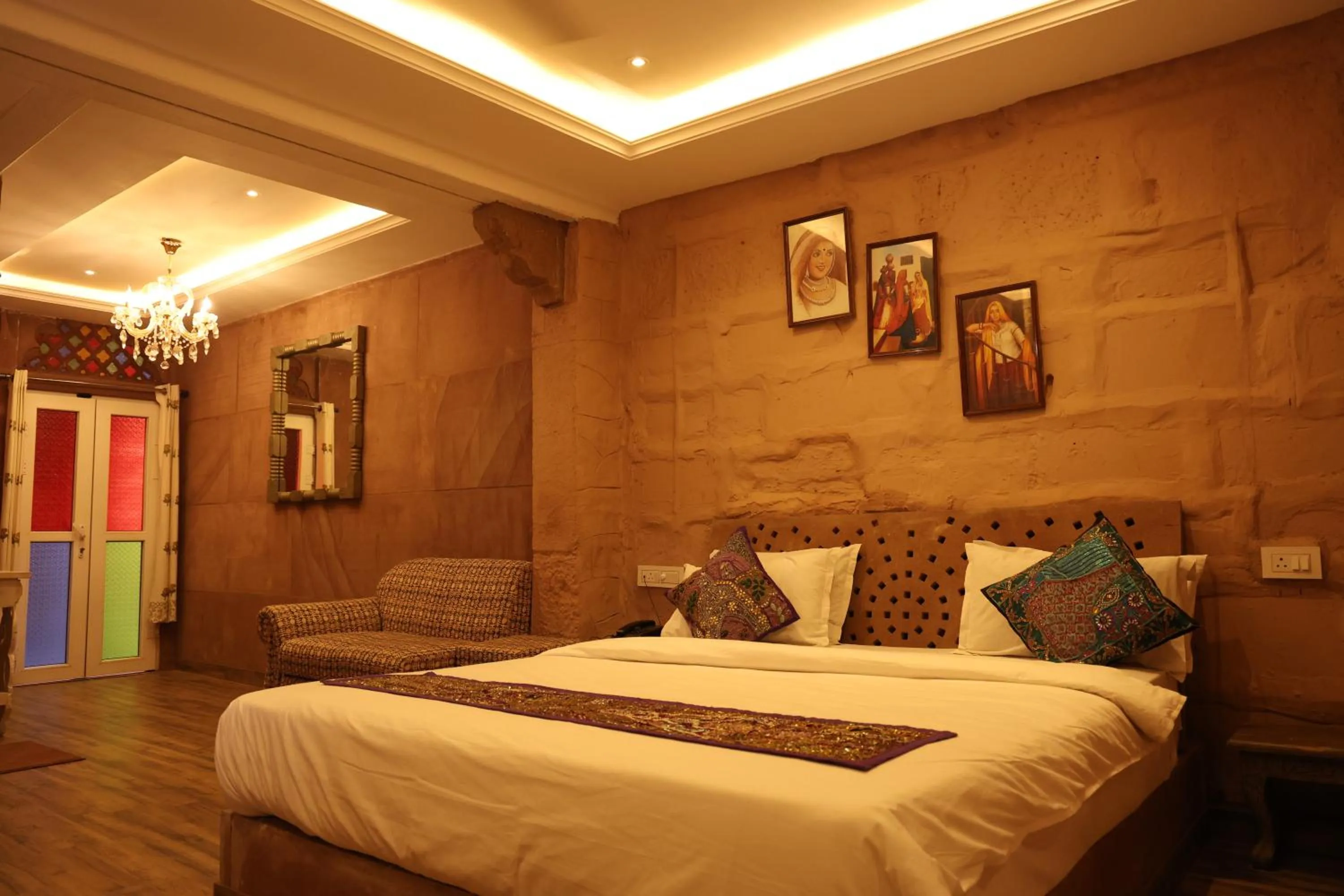 Photo of the whole room, Bed in Rani Mahal