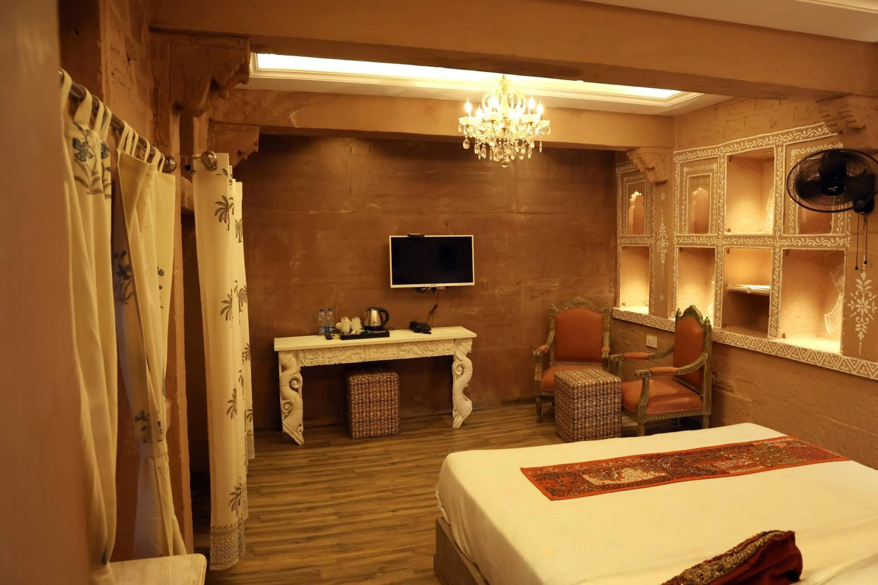 TV and multimedia, Bed in Rani Mahal
