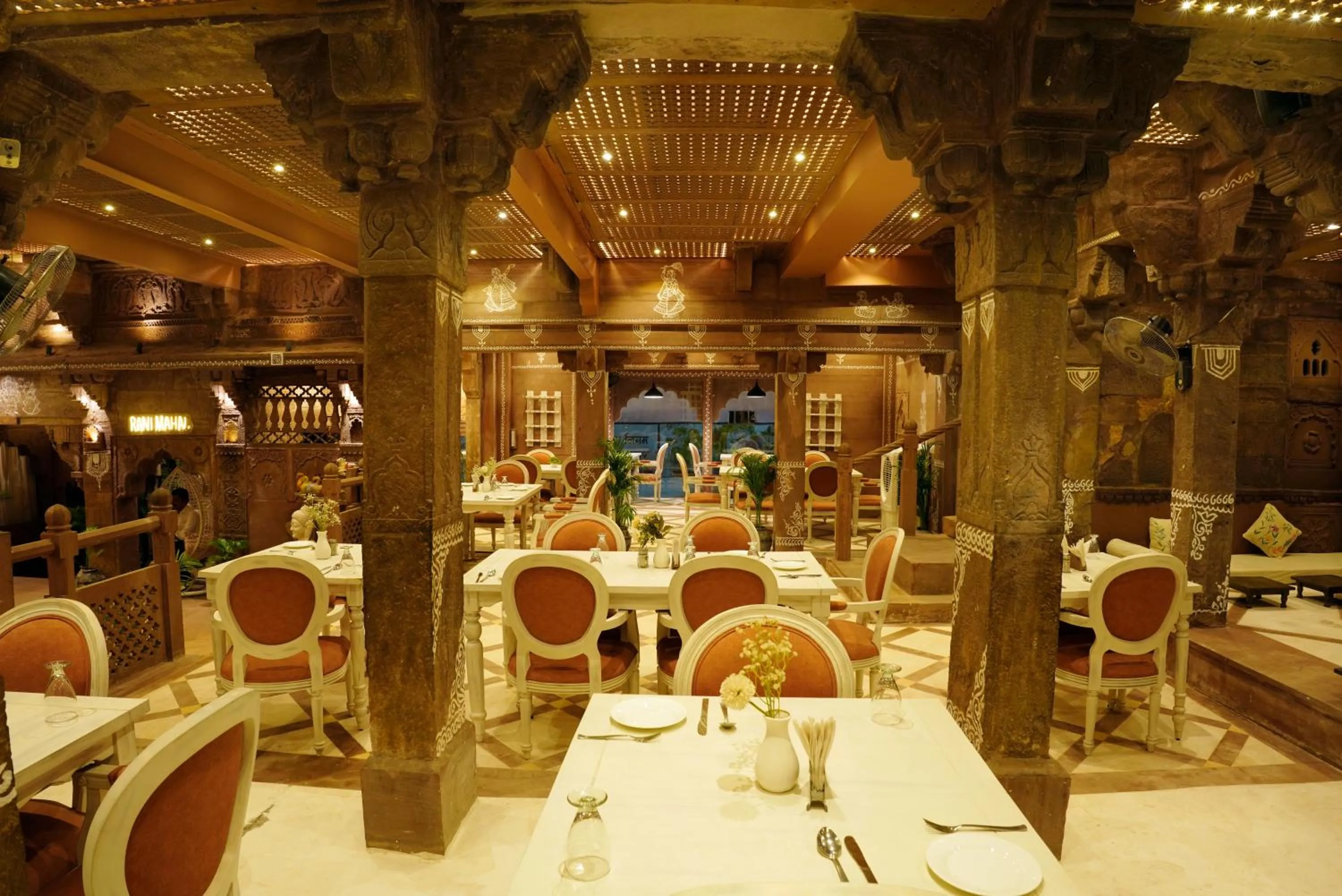 Restaurant/places to eat in Rani Mahal