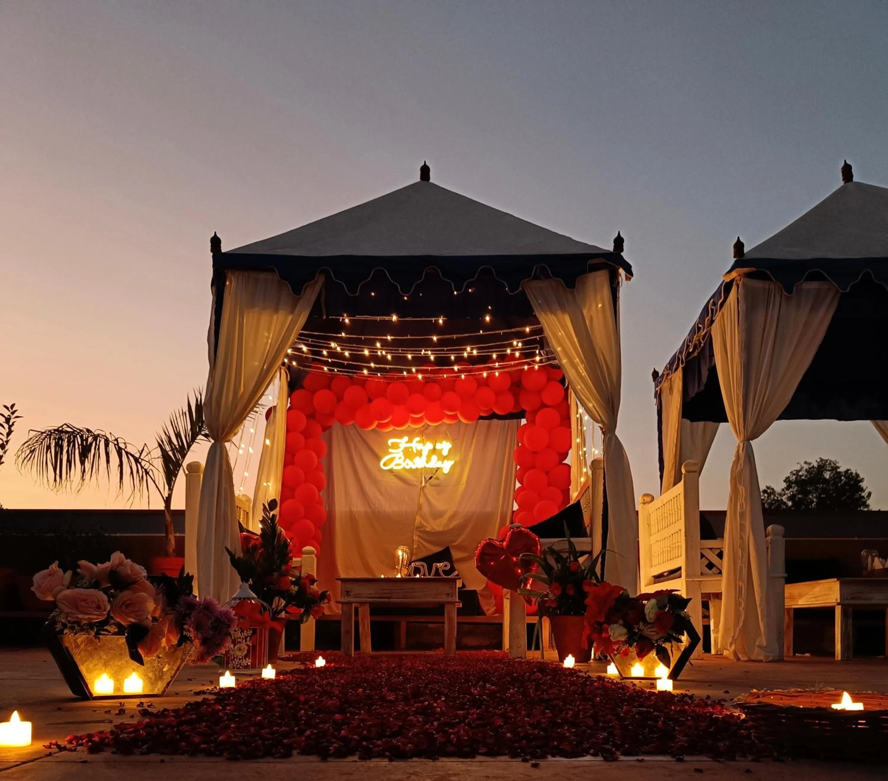 Restaurant/places to eat in Rani Mahal