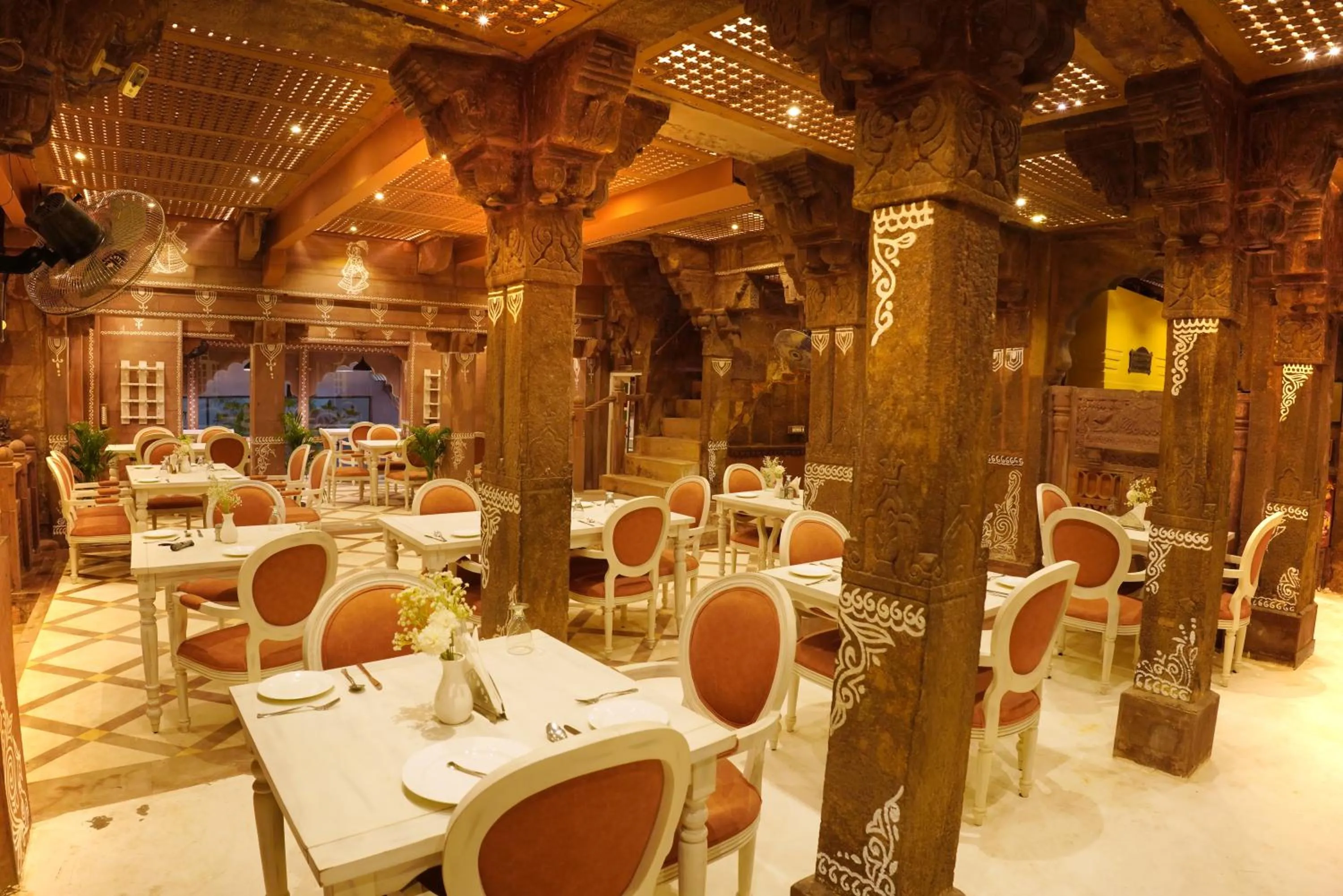 Restaurant/places to eat in Rani Mahal