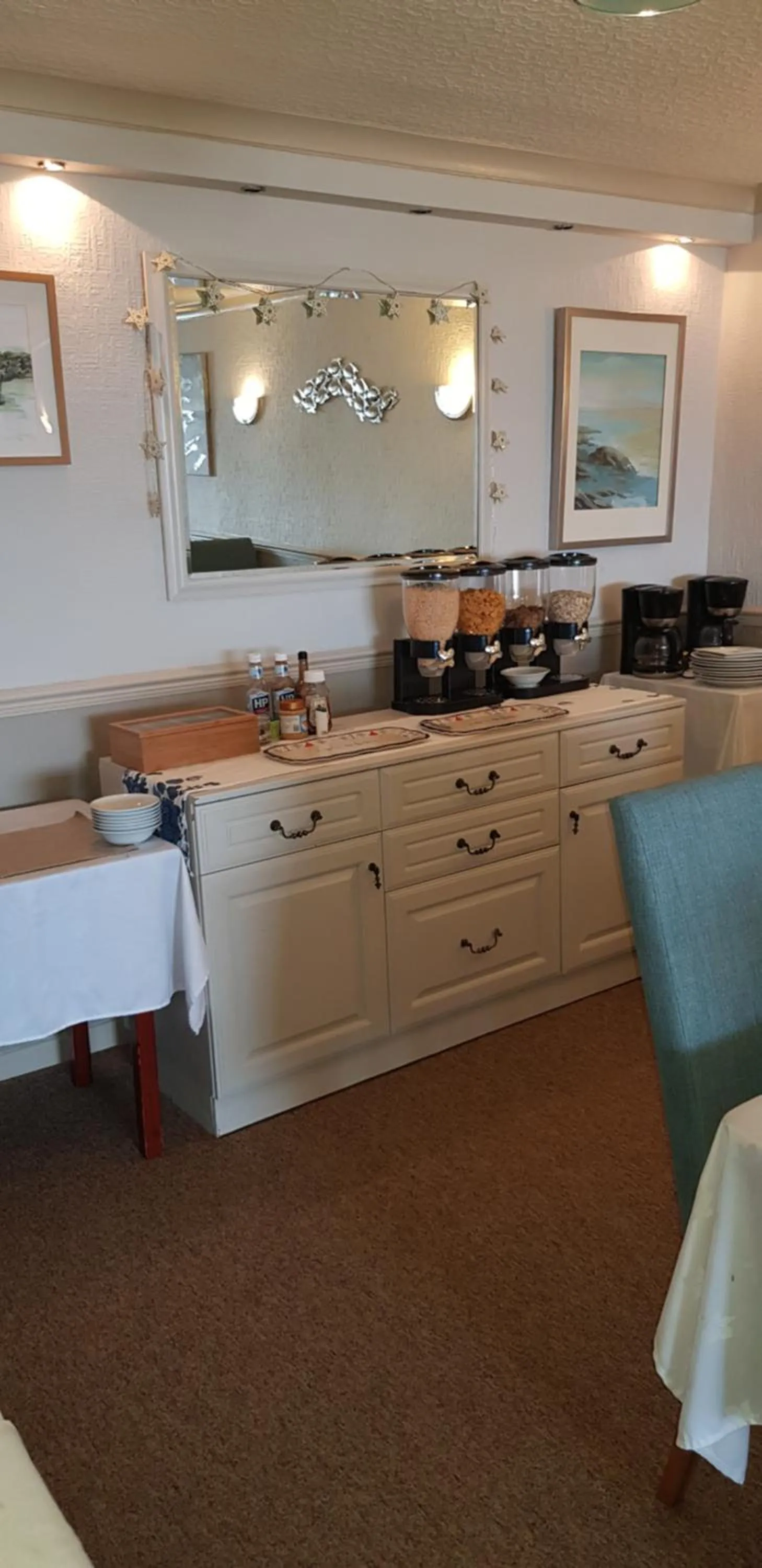 Food and drinks in Shipping Lanes Hotel