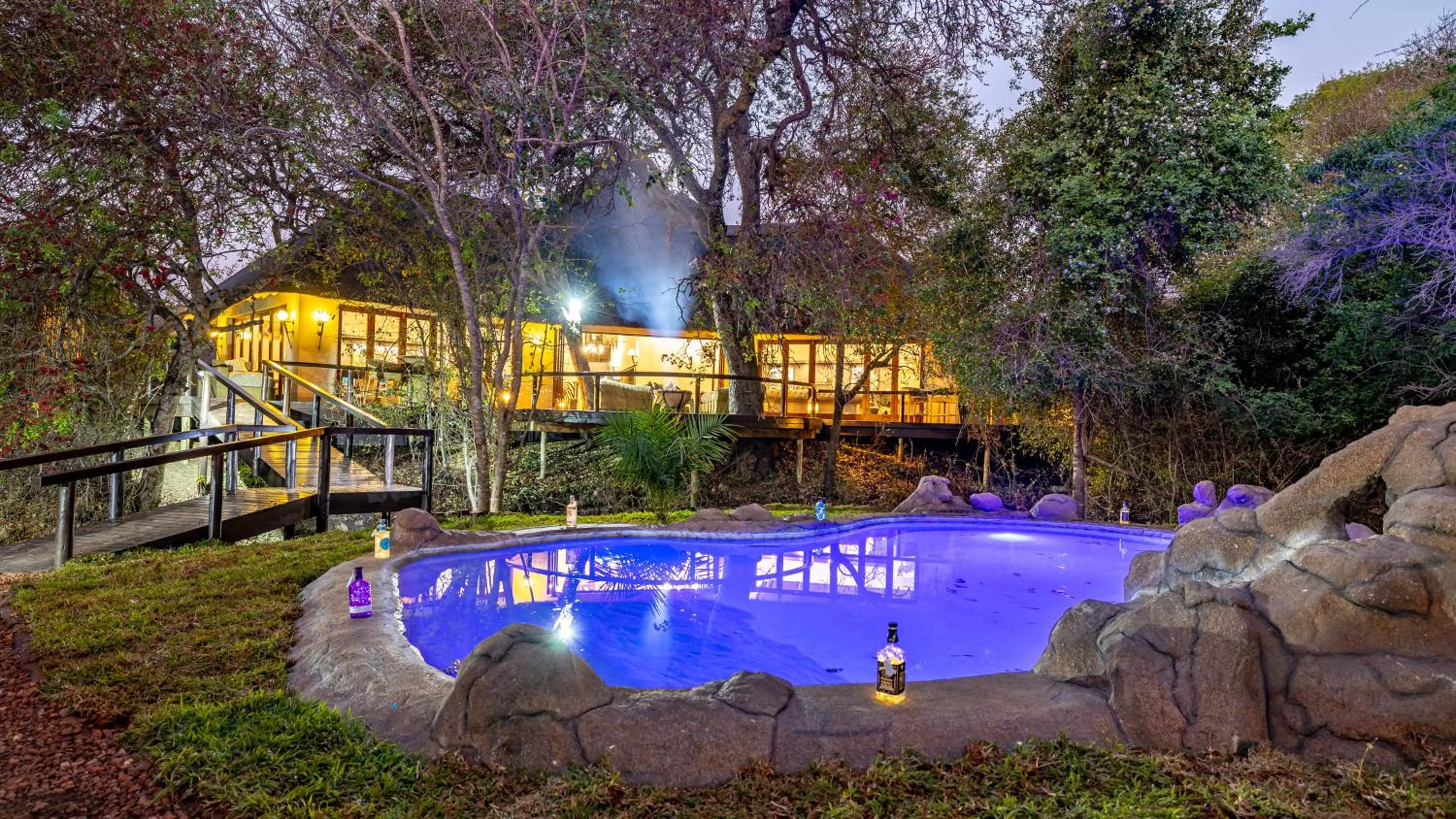 Swimming pool in Kusudalweni Safari Lodge and Spa