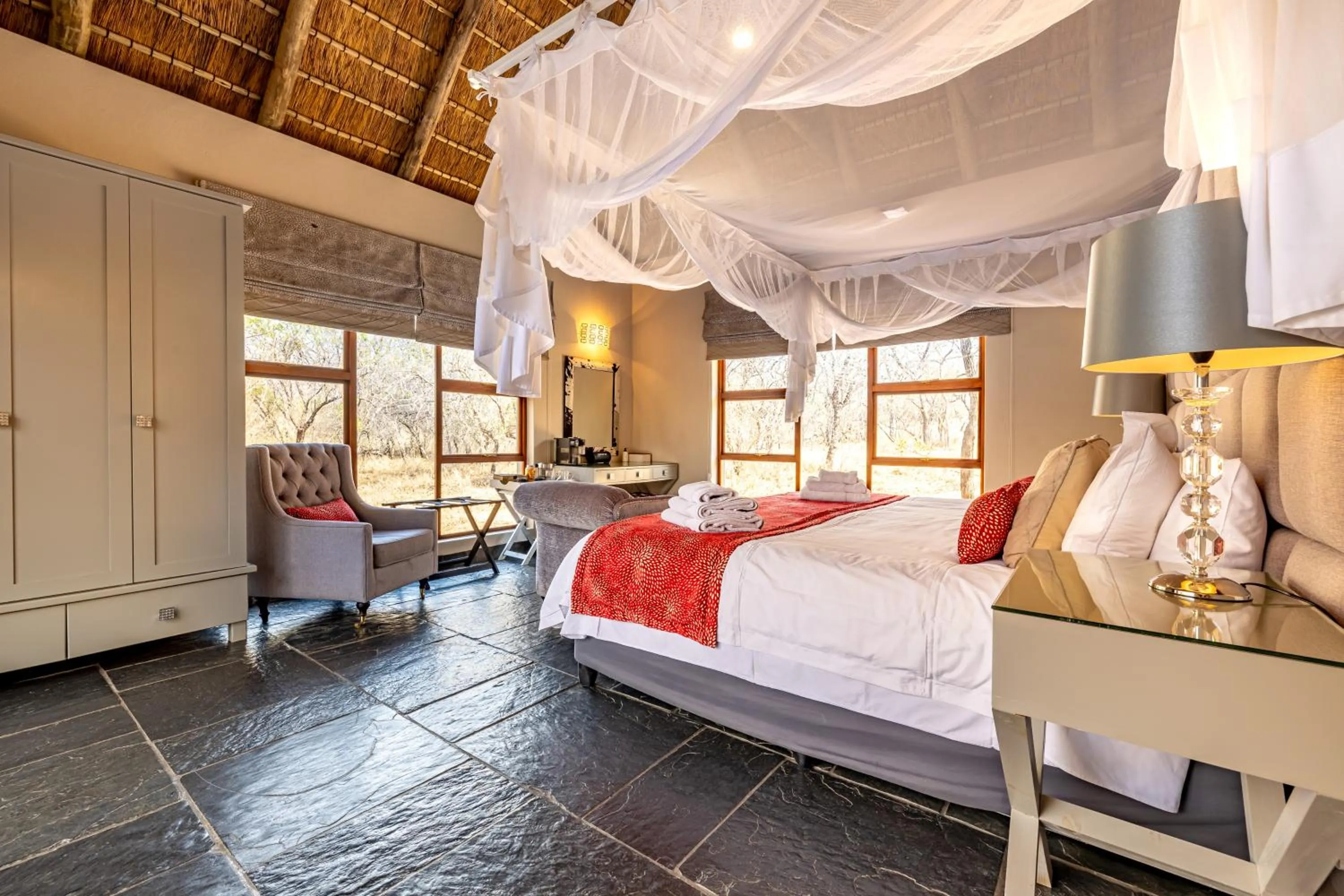 Bed in Kusudalweni Safari Lodge and Spa