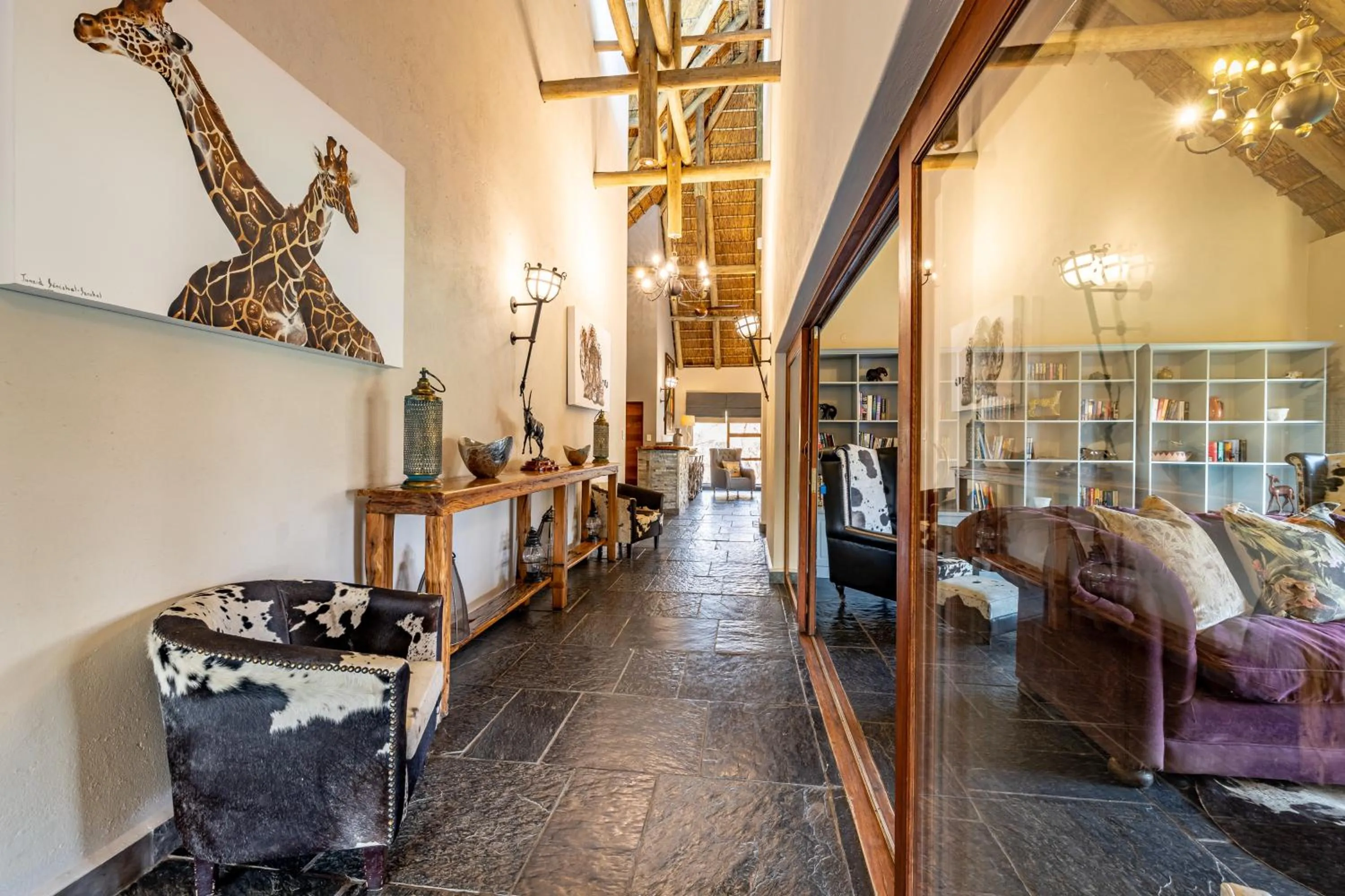 Living room in Kusudalweni Safari Lodge and Spa