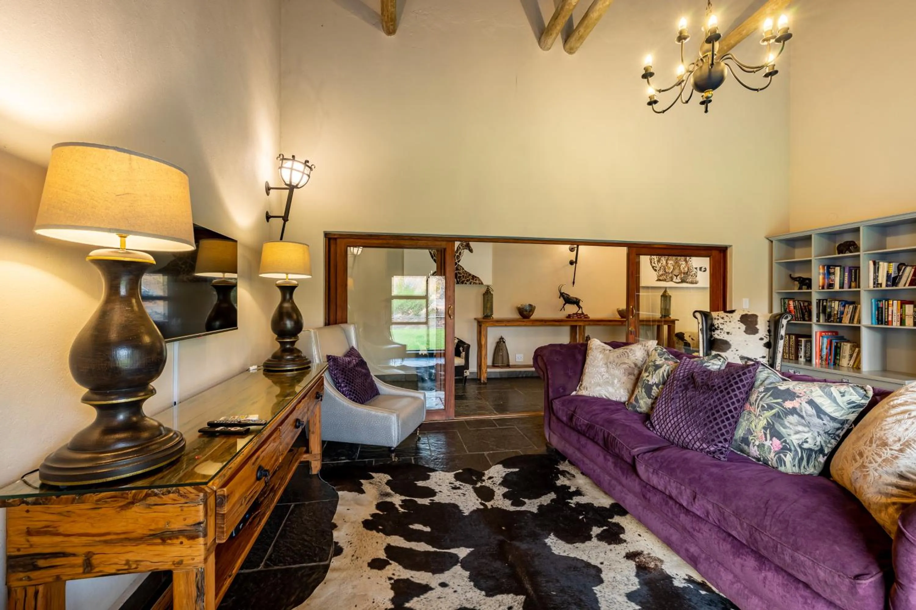 Living room in Kusudalweni Safari Lodge and Spa