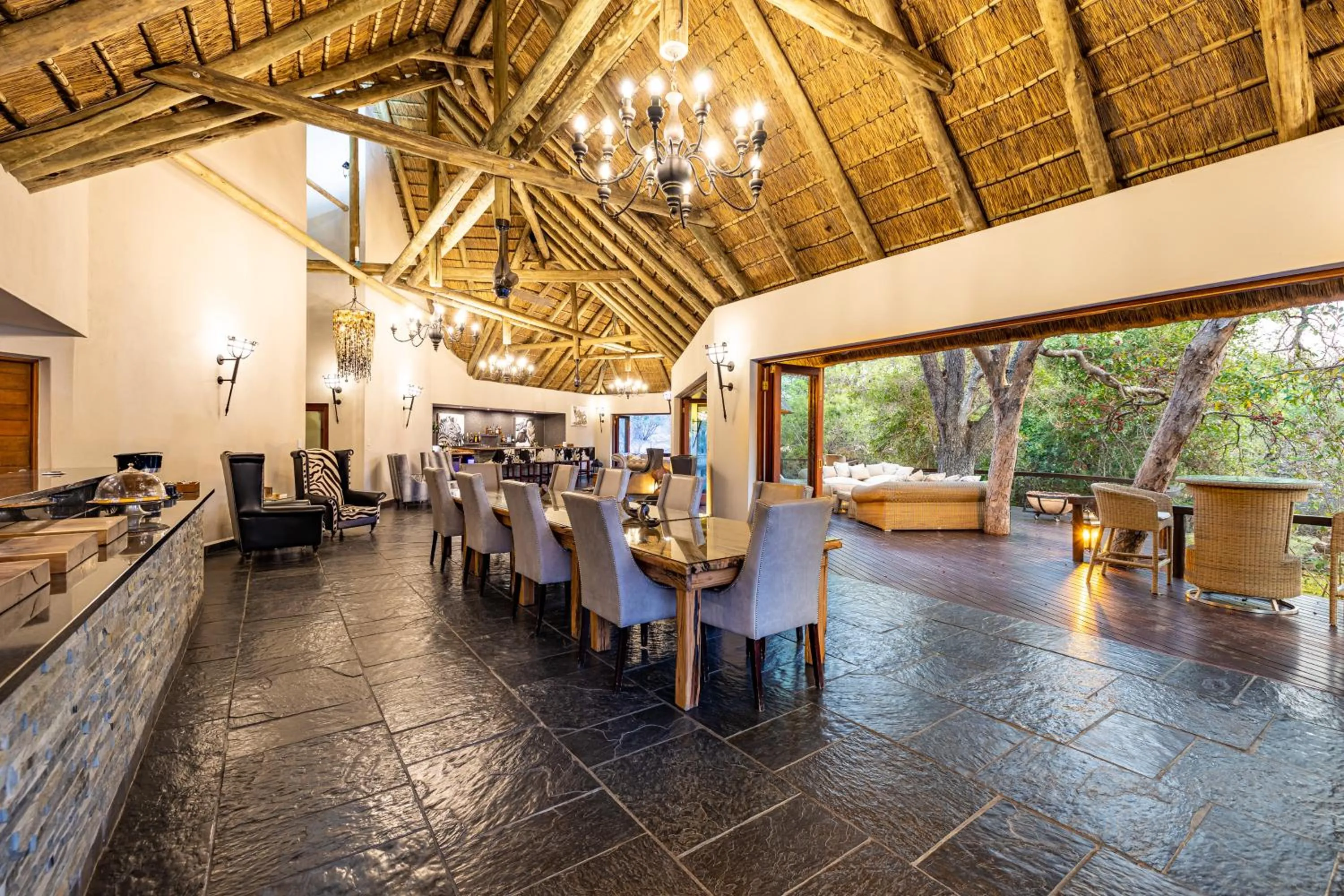 Restaurant/places to eat in Kusudalweni Safari Lodge and Spa