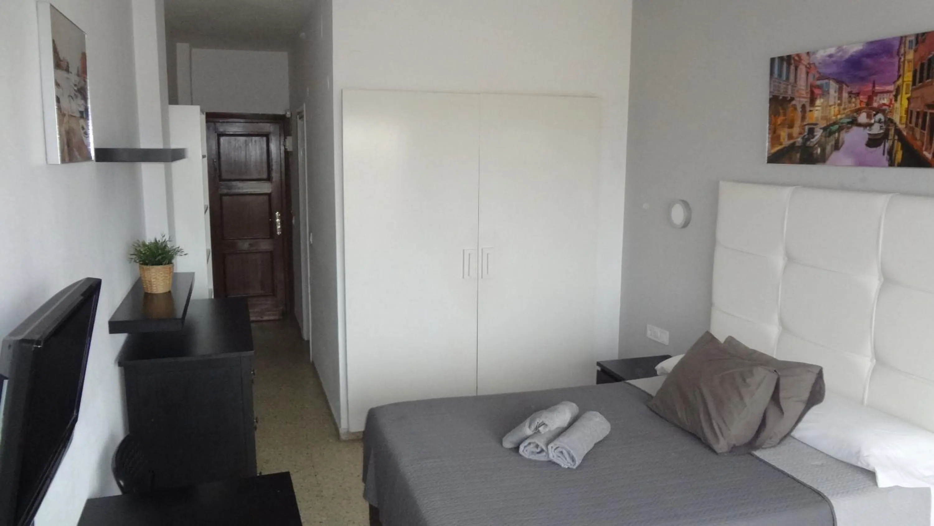 Bedroom, Bed in Hotel Carlos I