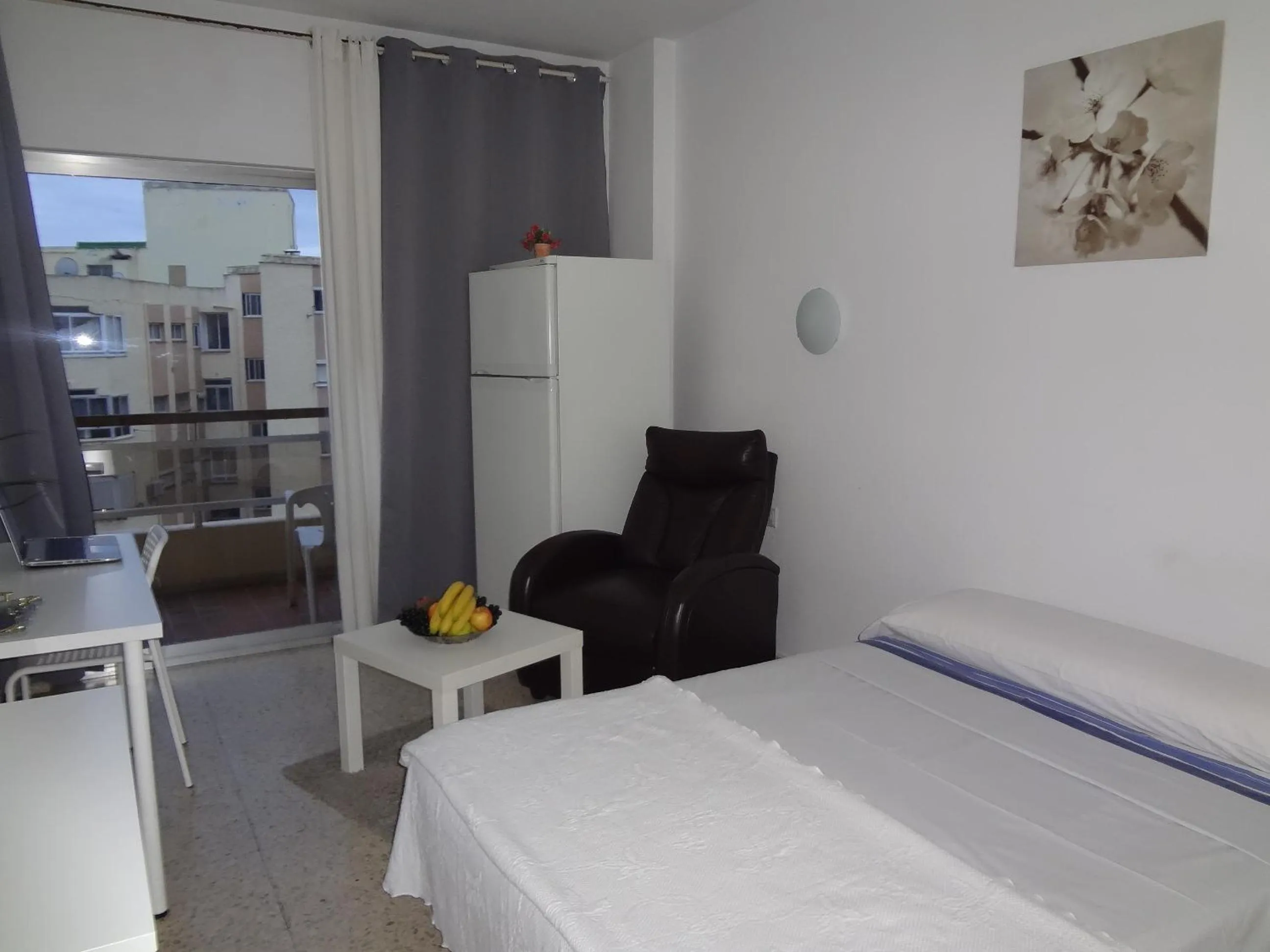 Photo of the whole room, Bed in Hotel Carlos I