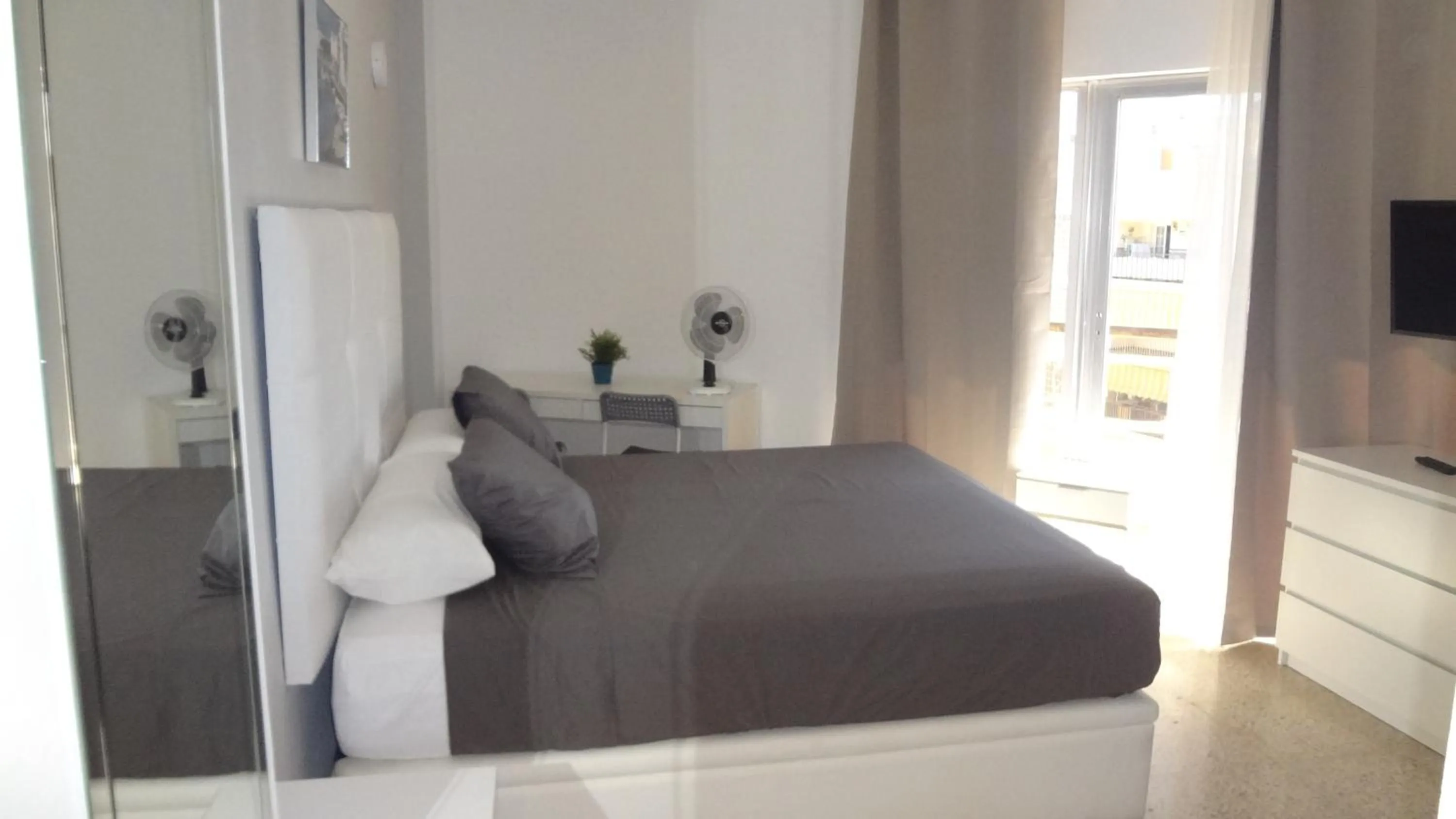 Bedroom, Bed in Hotel Carlos I