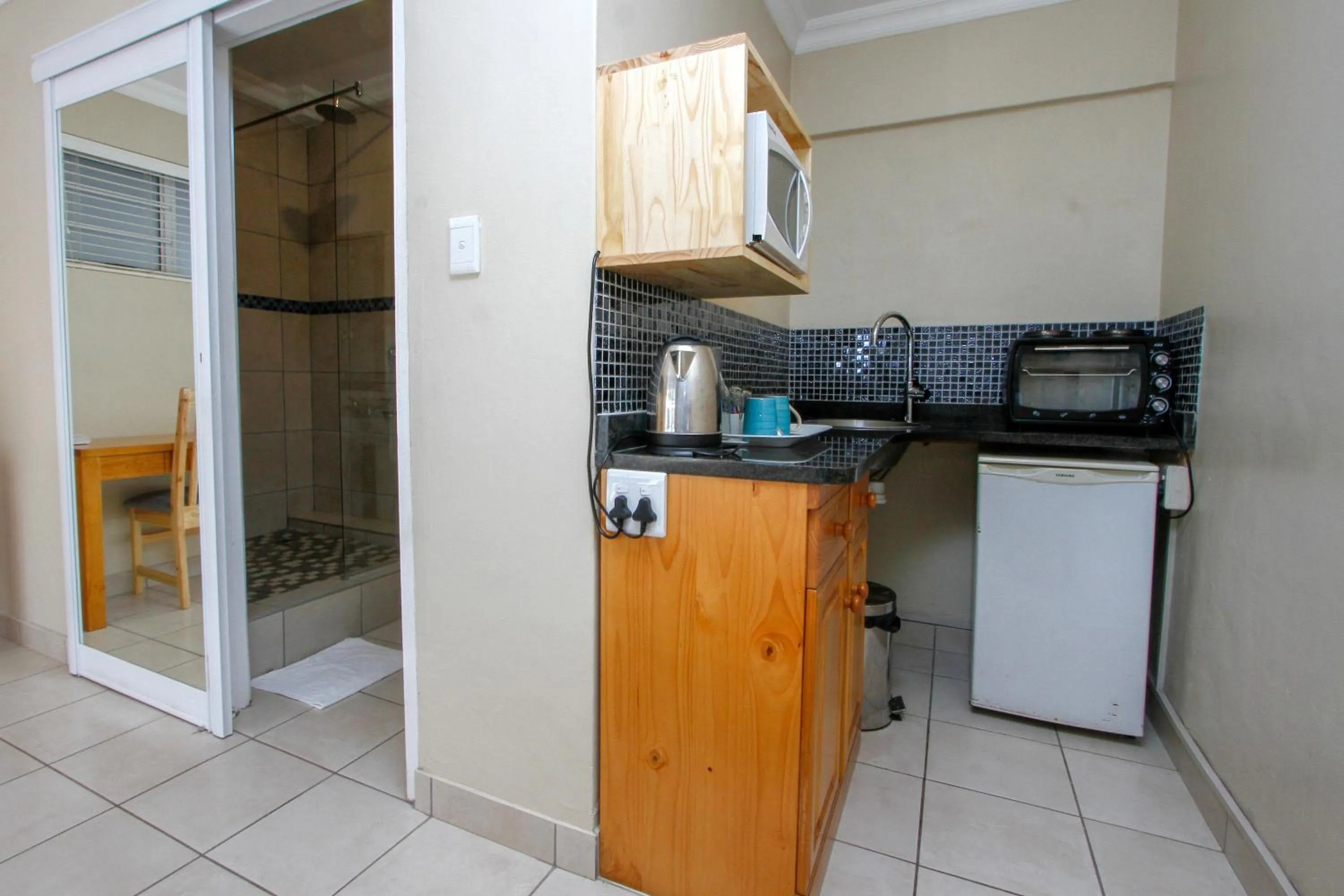 Kitchen or kitchenette in The Sandringham Bed & Breakfast and Self-Catering