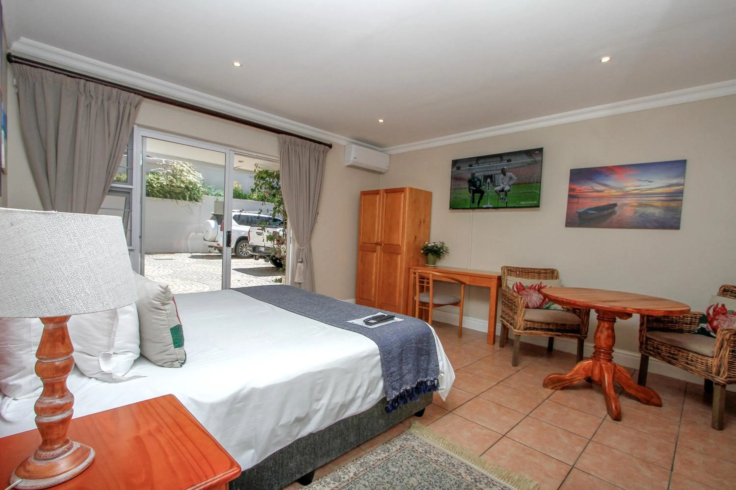 TV and multimedia, Bed in The Sandringham Bed & Breakfast and Self-Catering