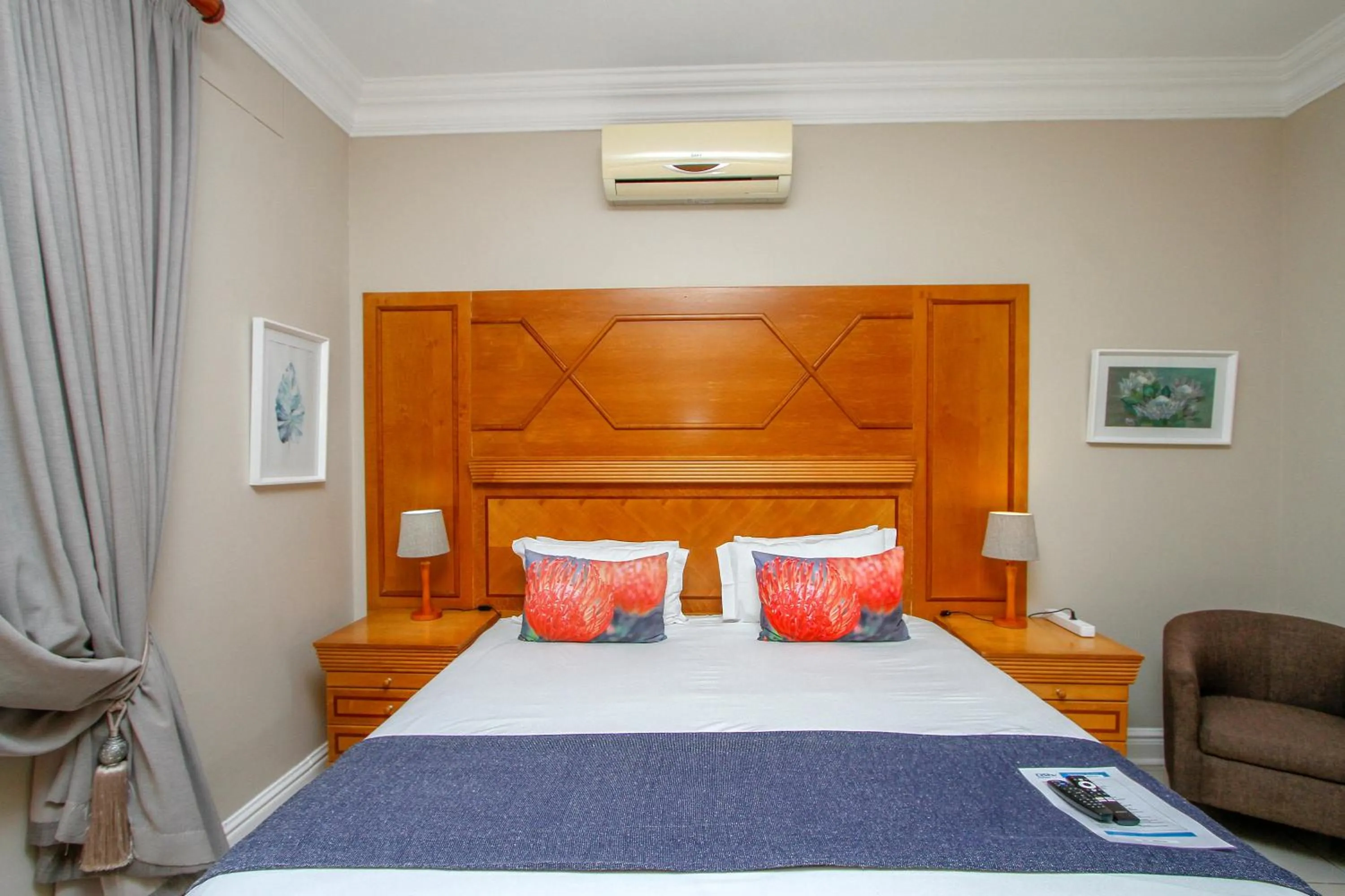 Bed in The Sandringham Bed & Breakfast and Self-Catering