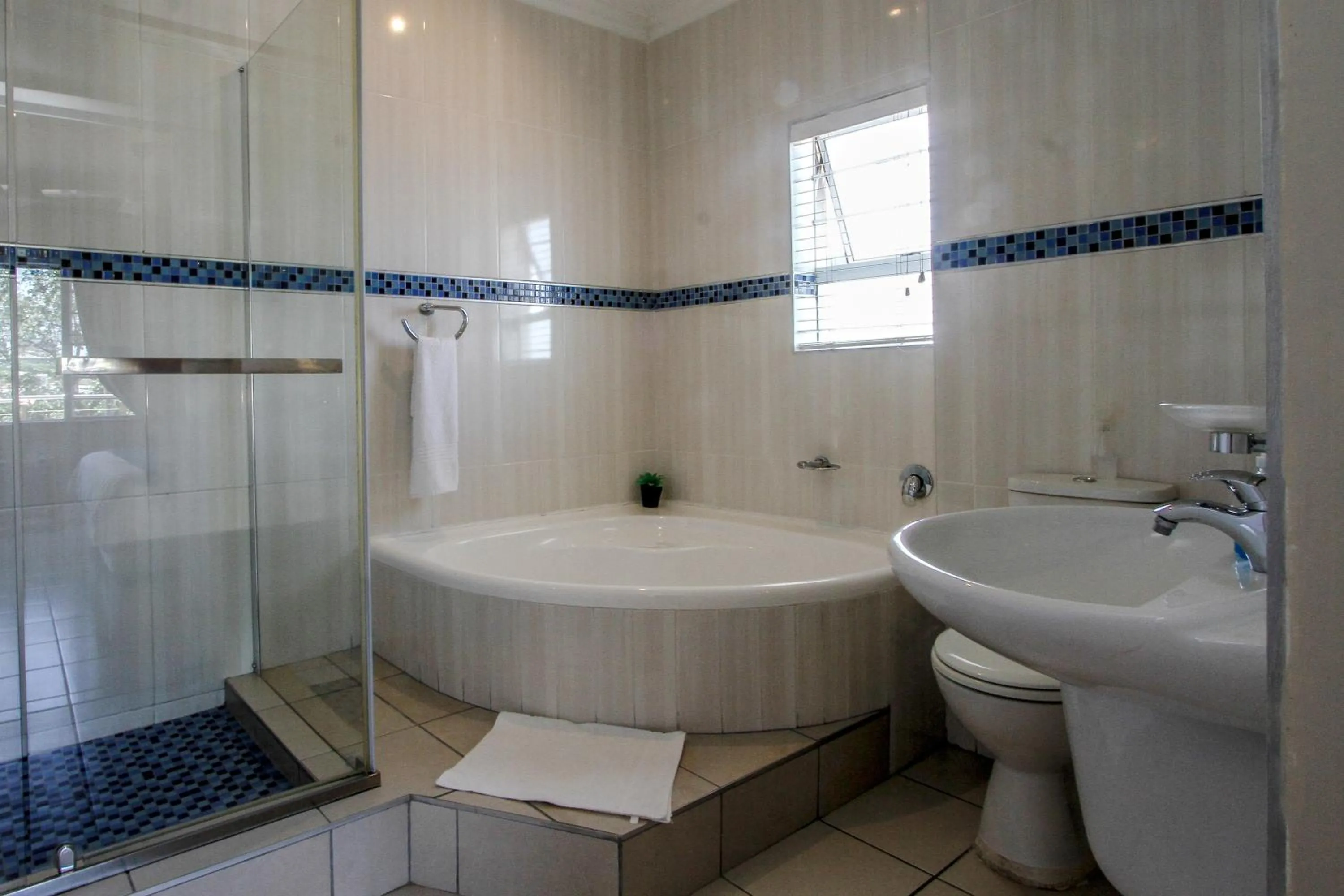 Bath in The Sandringham Bed & Breakfast and Self-Catering