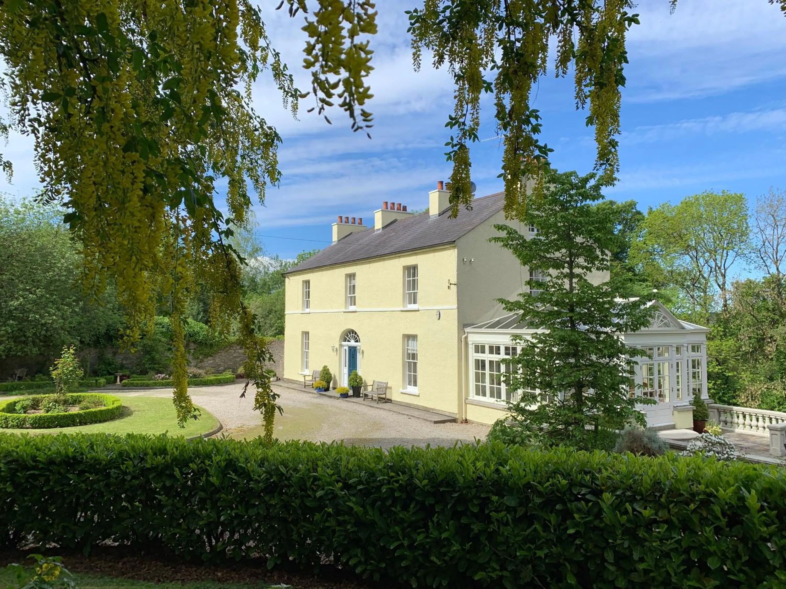 Family Room with Bathroom - single occupancy in Larchmount House B&B