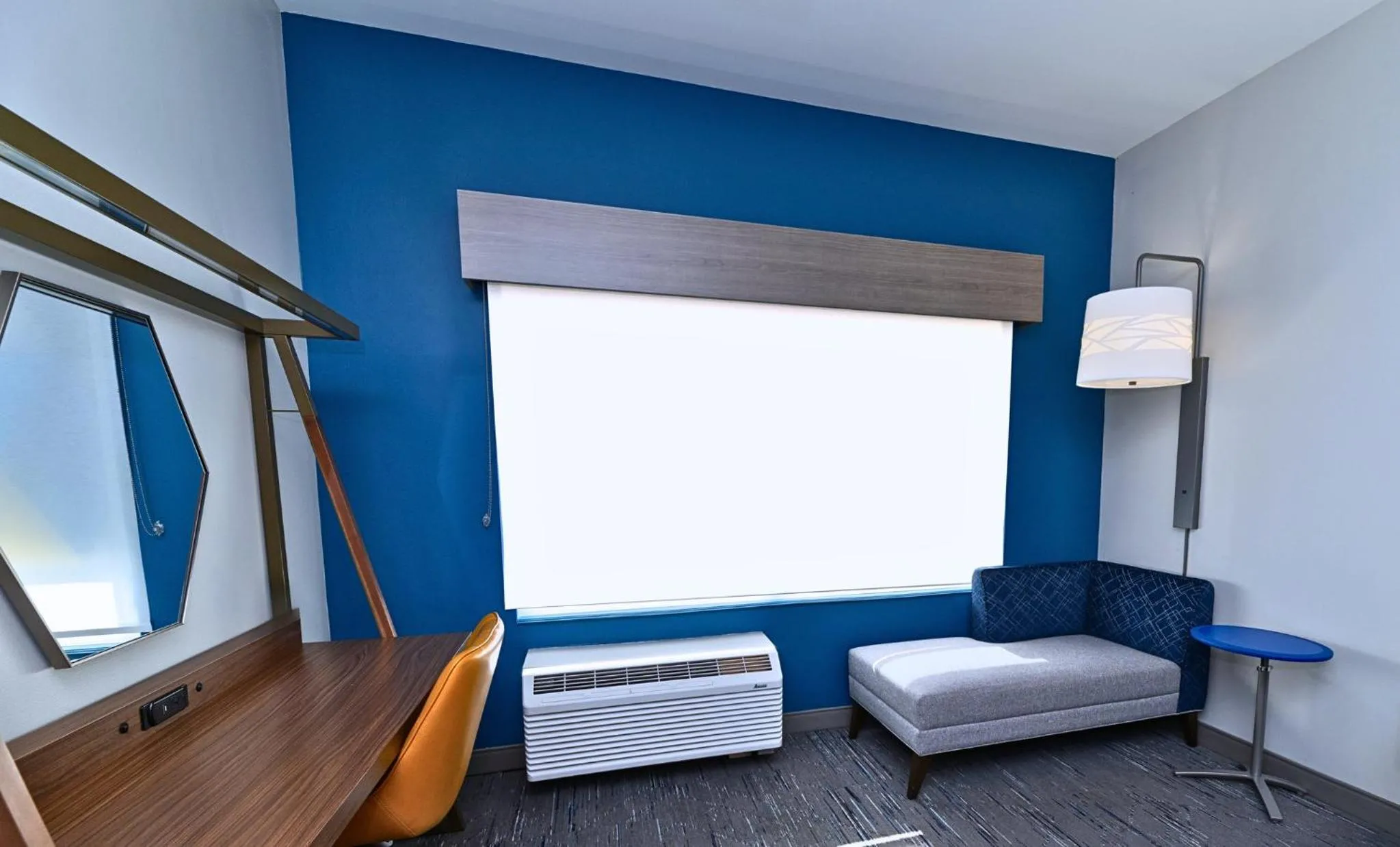 Photo of the whole room, Bed in Holiday Inn Express Jasper by IHG