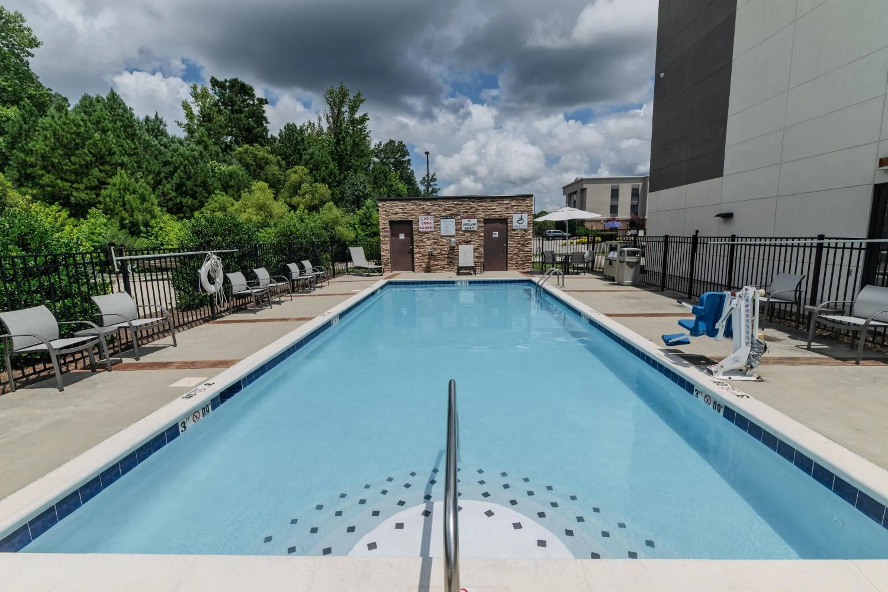 Swimming pool in Holiday Inn Express Jasper by IHG