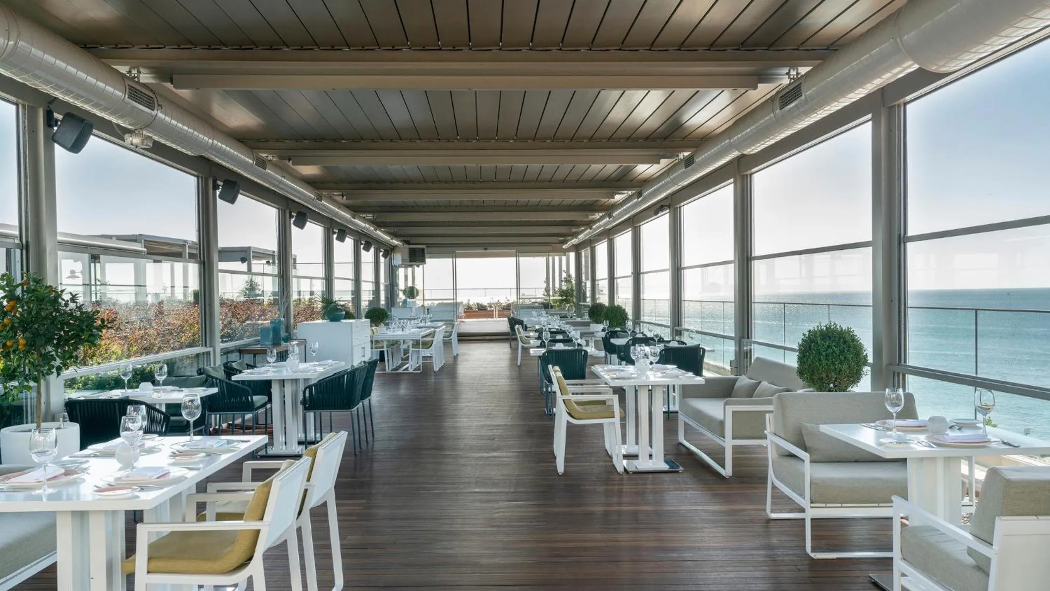 Restaurant/places to eat in Crowne Plaza Florya Istanbul by IHG